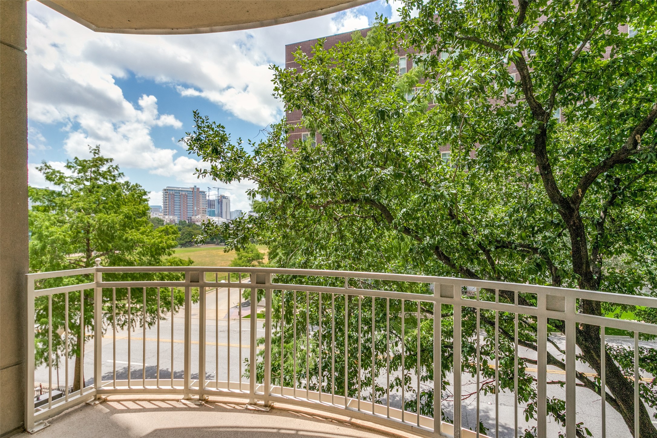 3225 Turtle Creek Boulevard Dallas TX 75219
