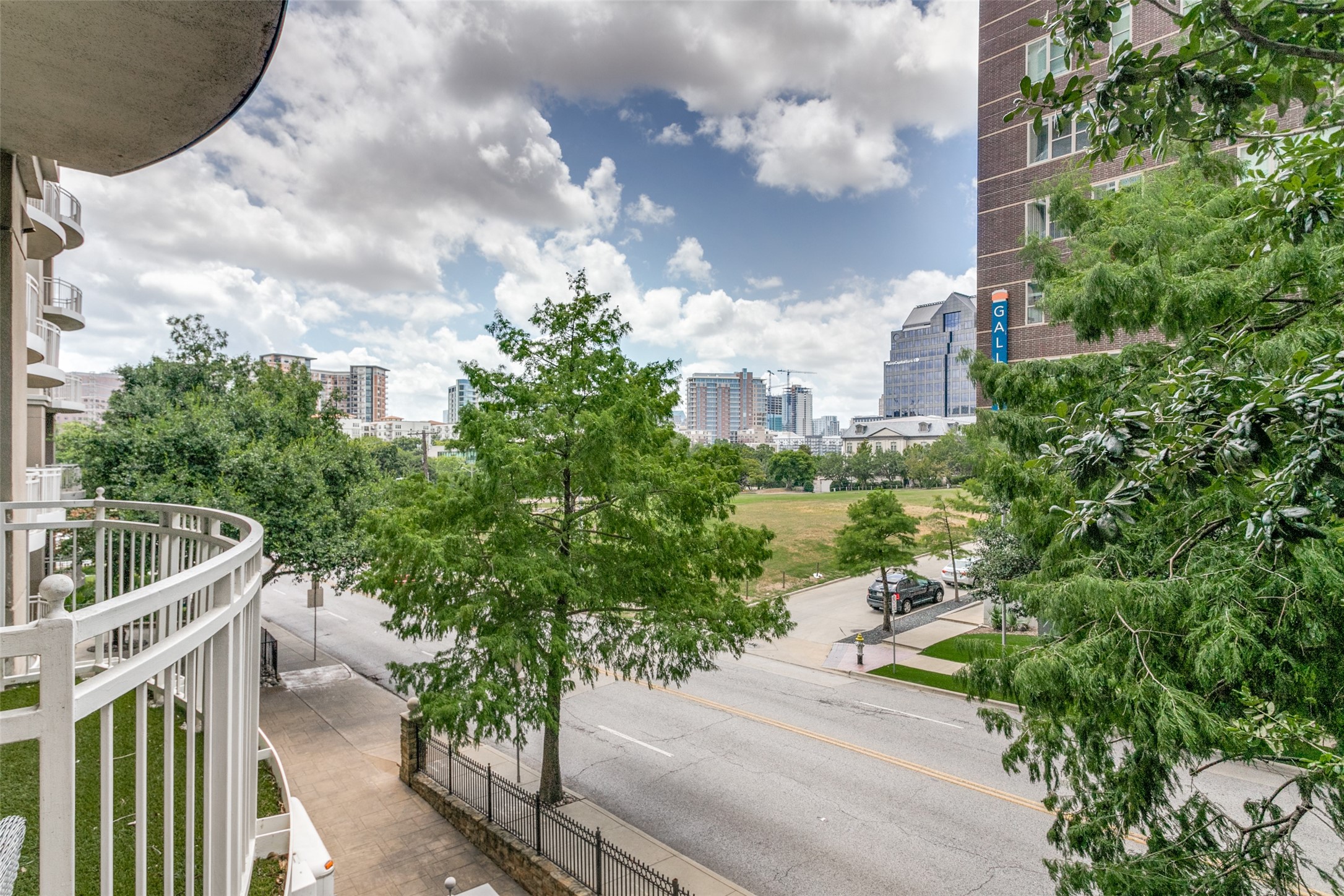 3225 Turtle Creek Boulevard Dallas TX 75219