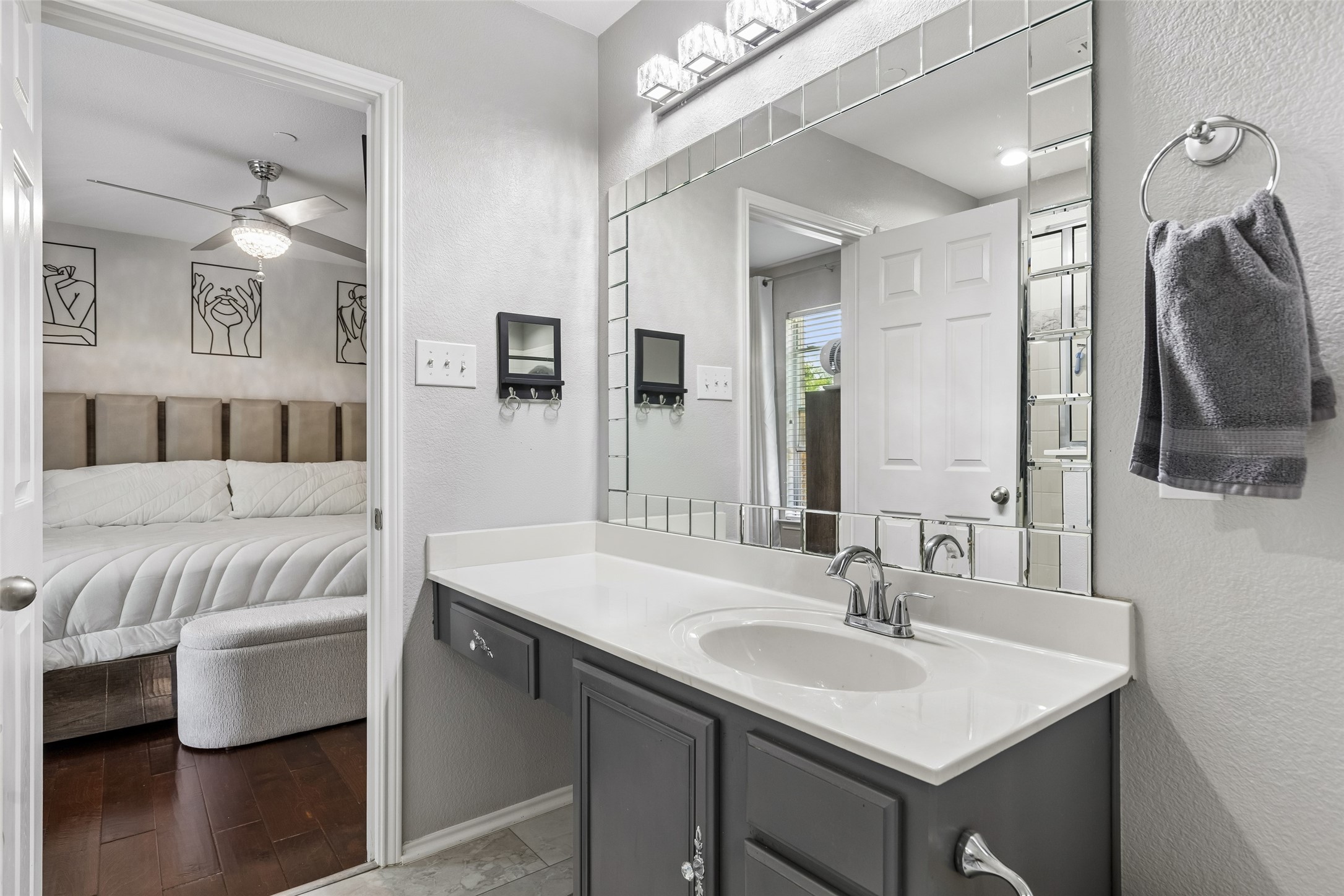6384 Hill Creek Drive The Colony TX 75056