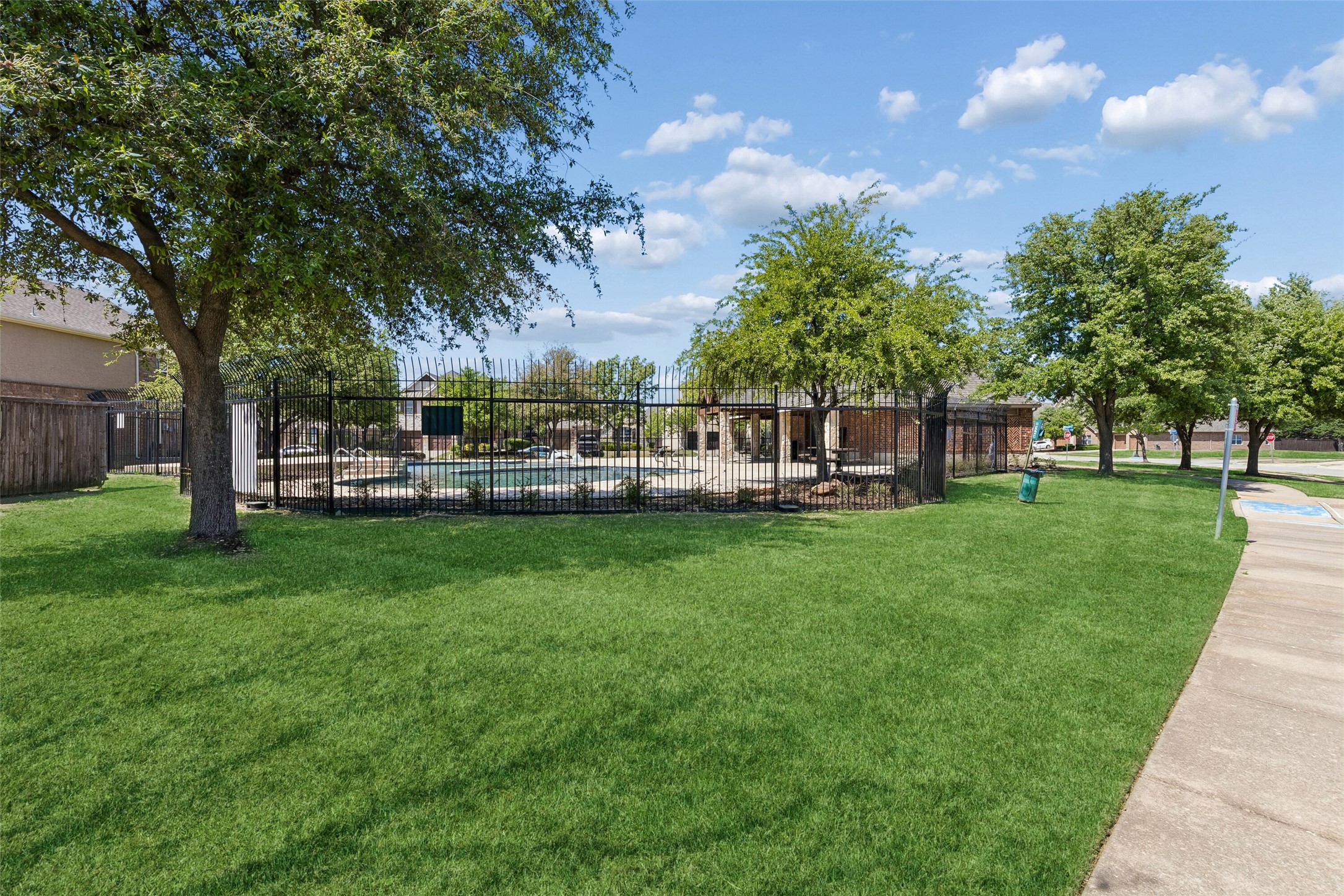 6384 Hill Creek Drive The Colony TX 75056