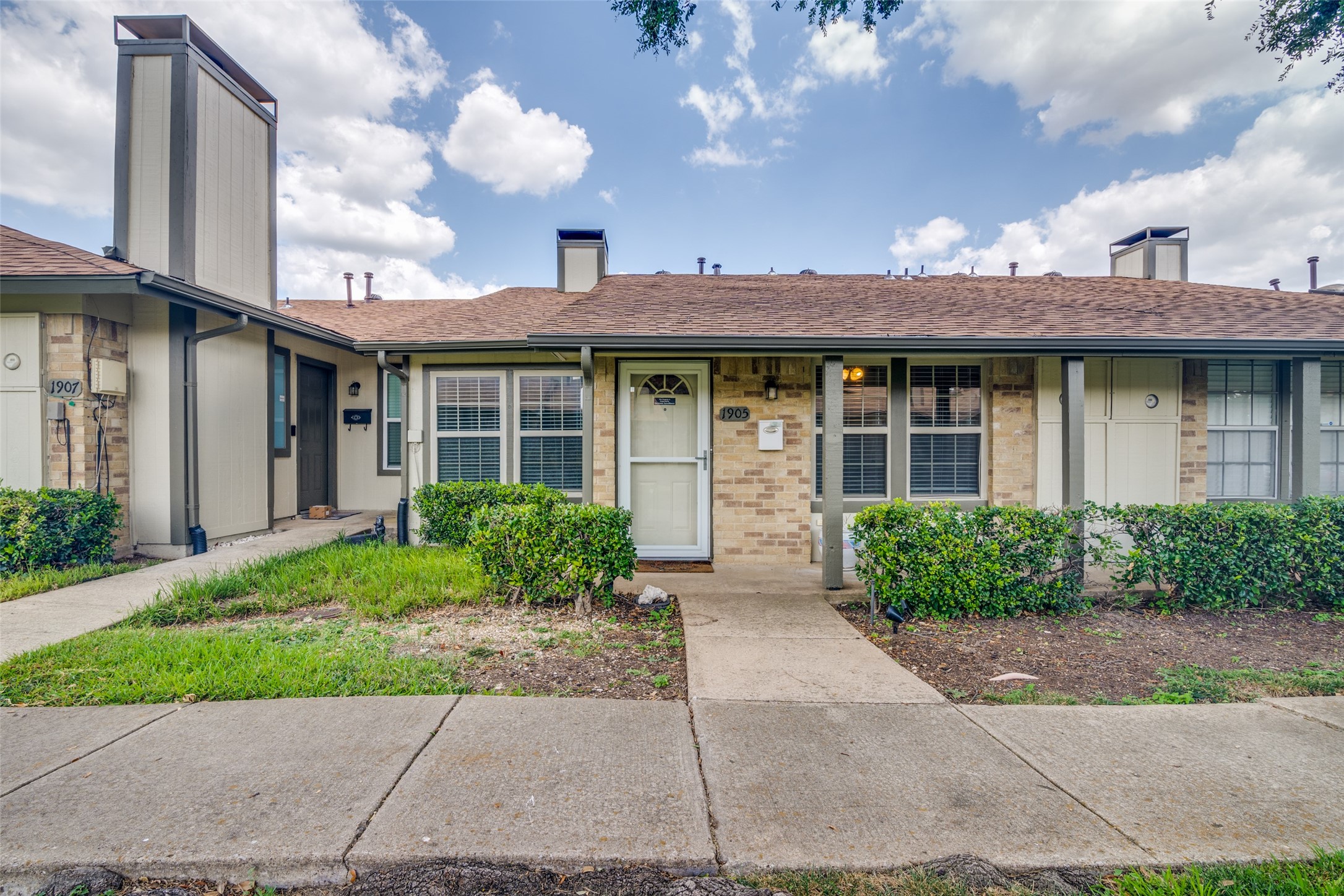1905 Wyndemere Lane Garland TX 75042