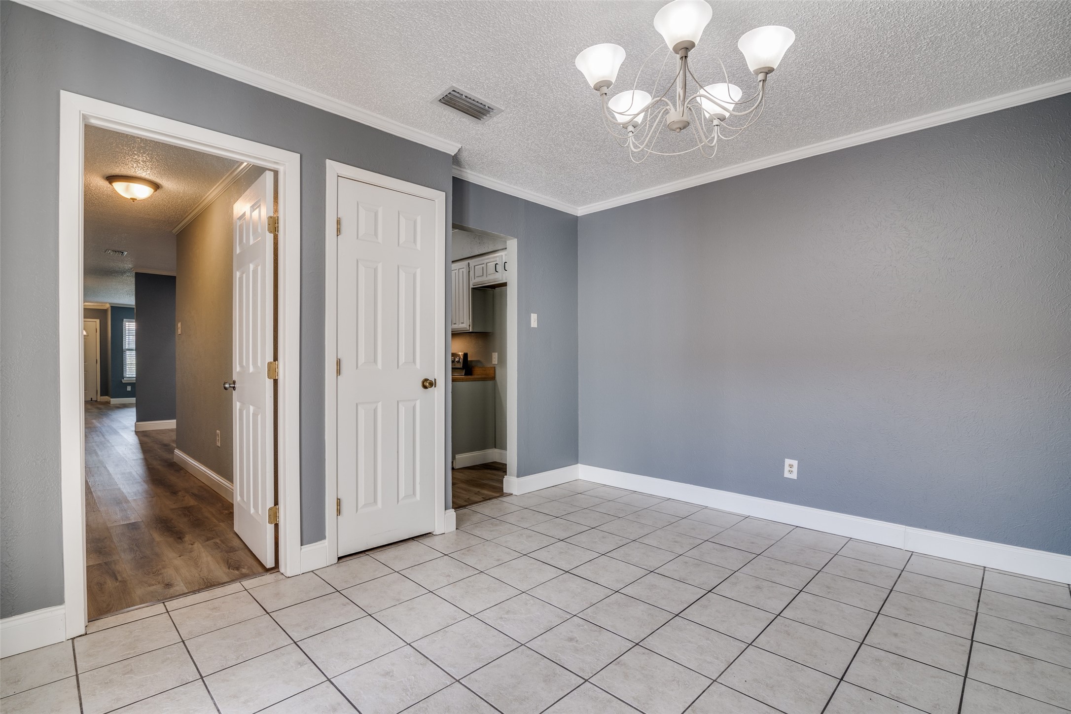 1905 Wyndemere Lane Garland TX 75042