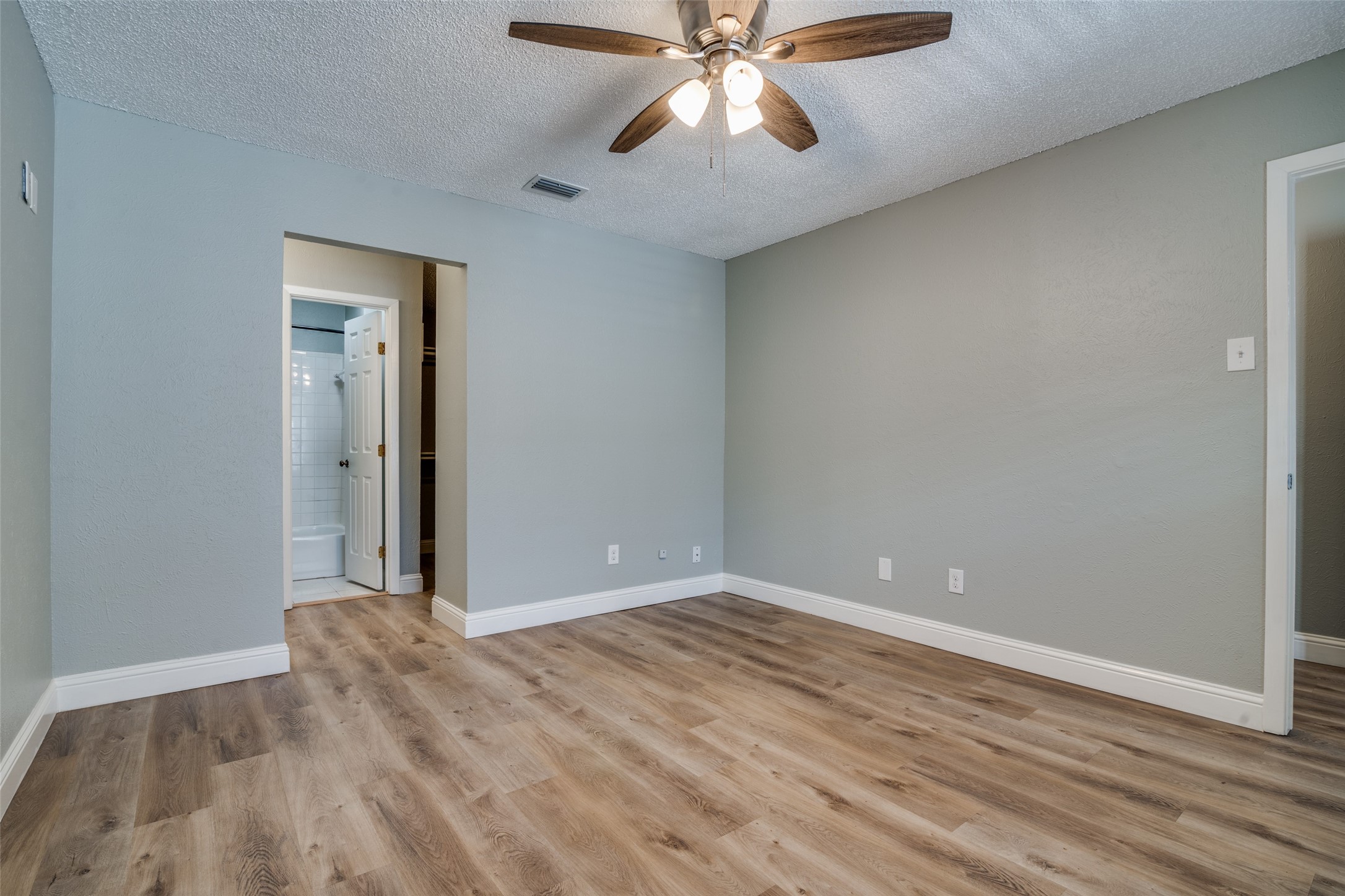 1905 Wyndemere Lane Garland TX 75042