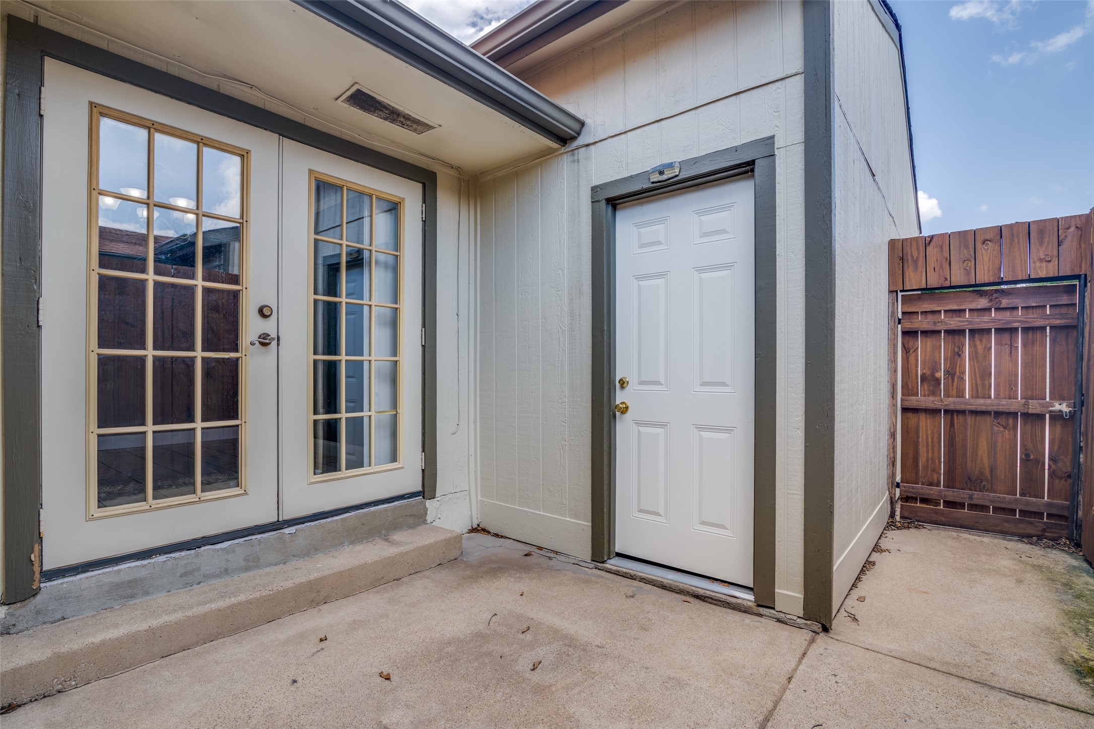 1905 Wyndemere Lane Garland TX 75042