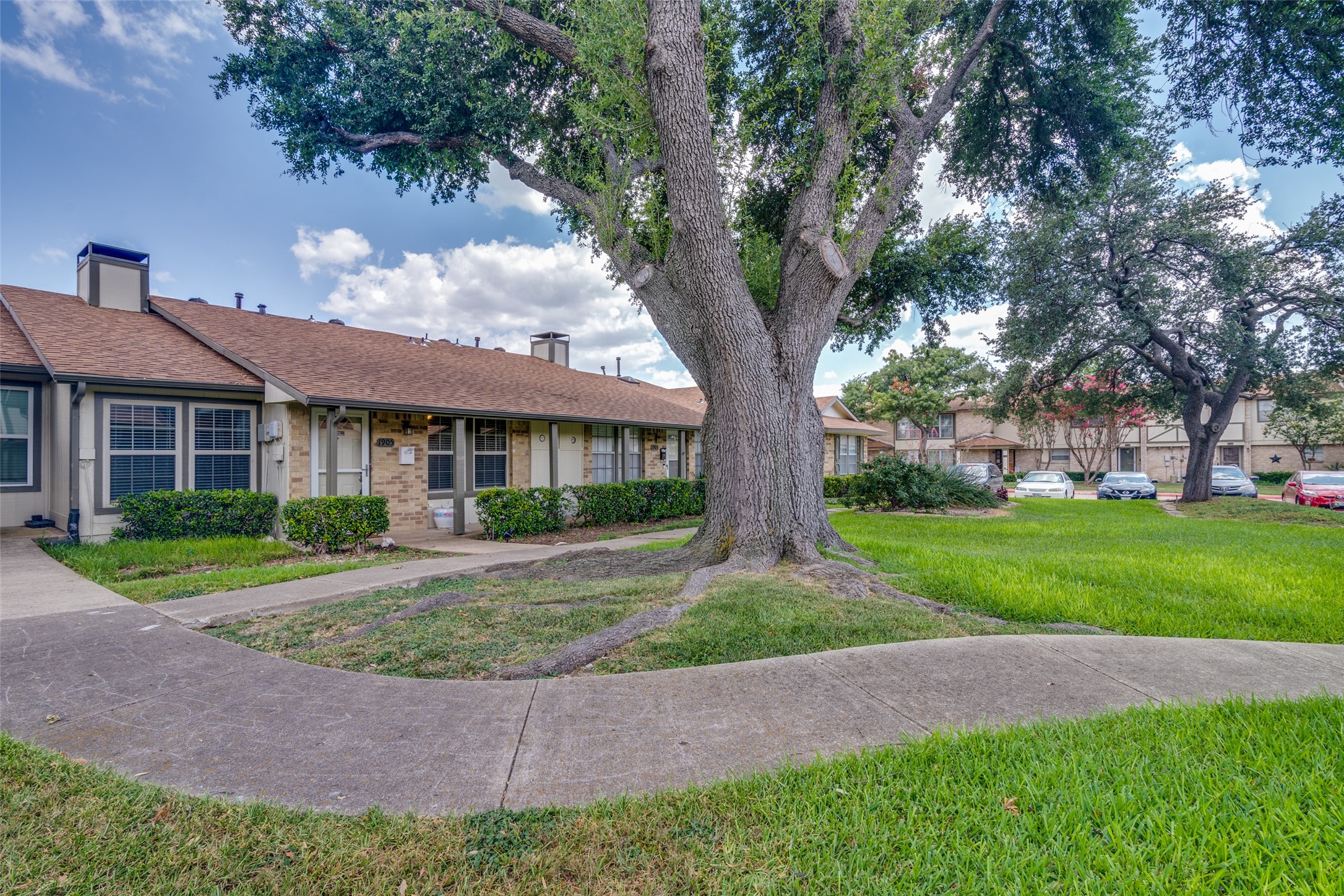 1905 Wyndemere Lane Garland TX 75042