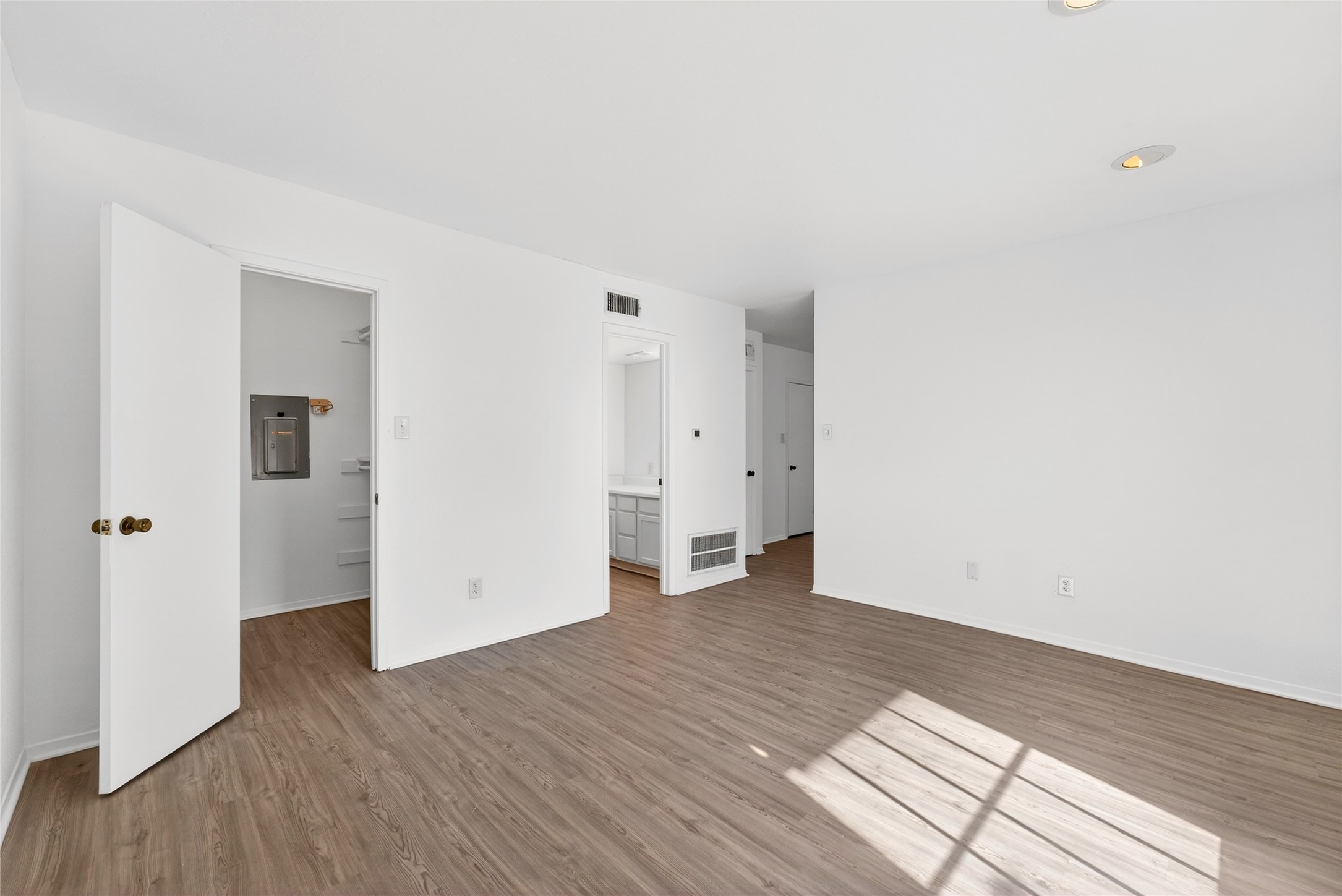 4338 Hartford Street Dallas TX 75219