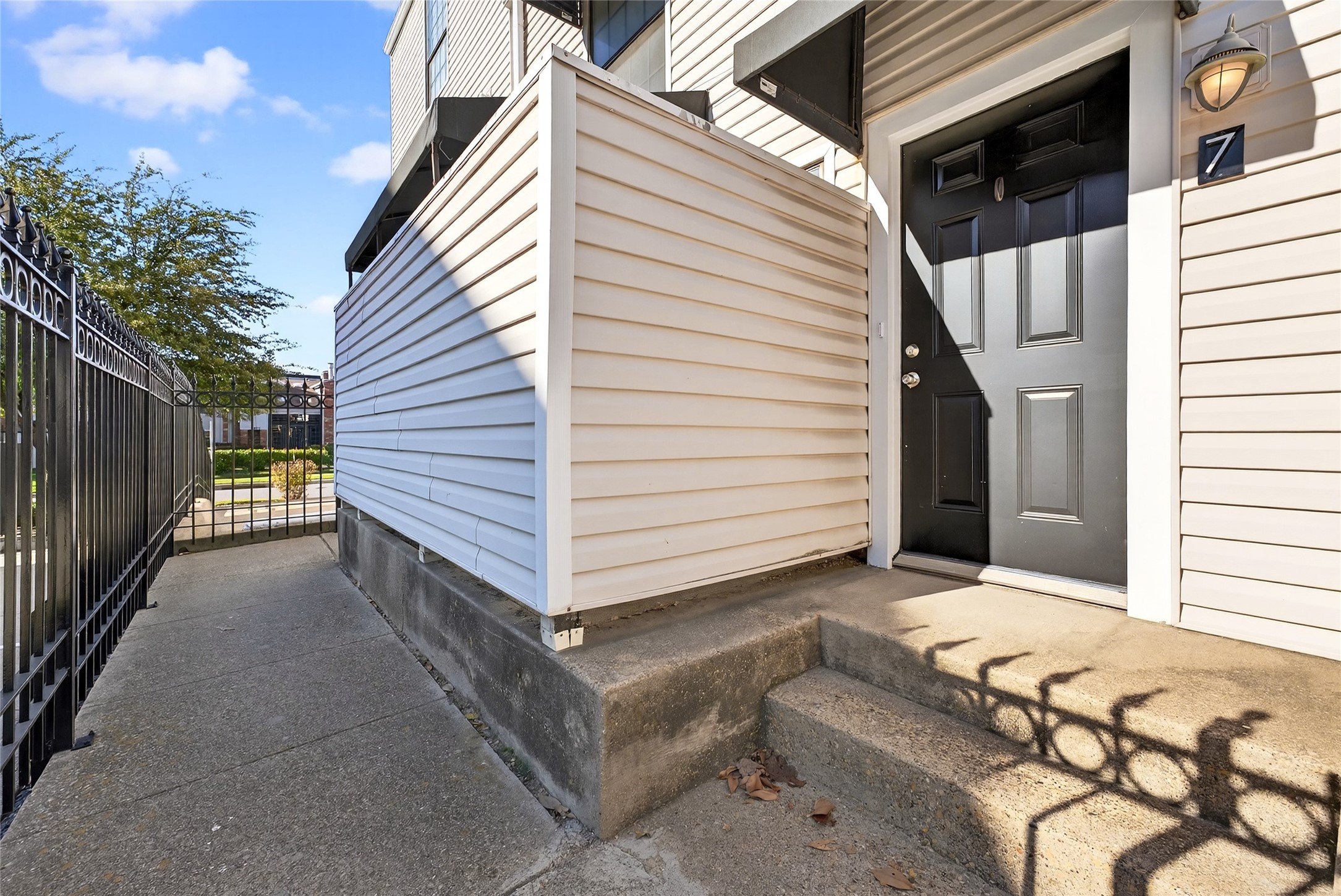 4338 Hartford Street Dallas TX 75219