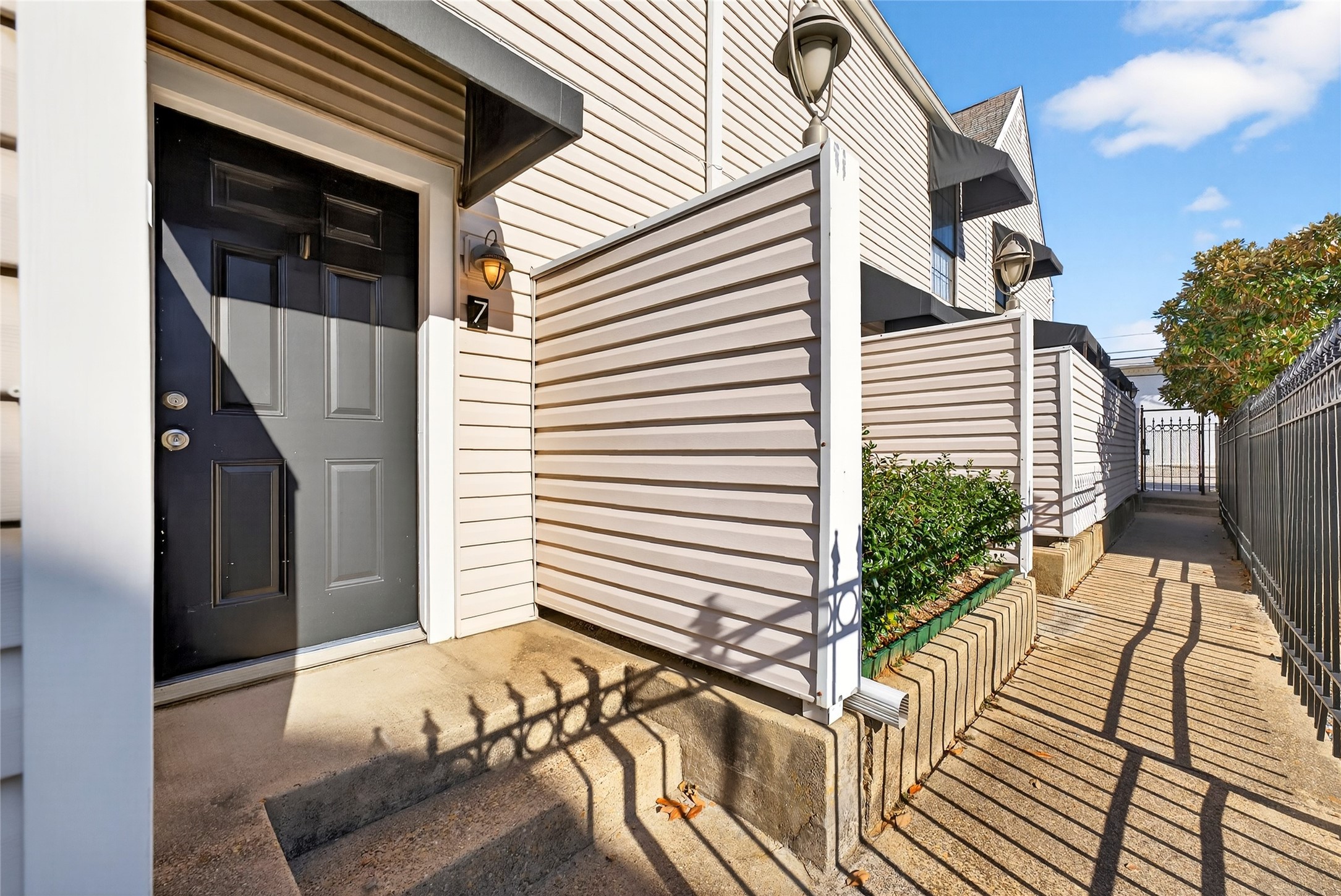 4338 Hartford Street Dallas TX 75219