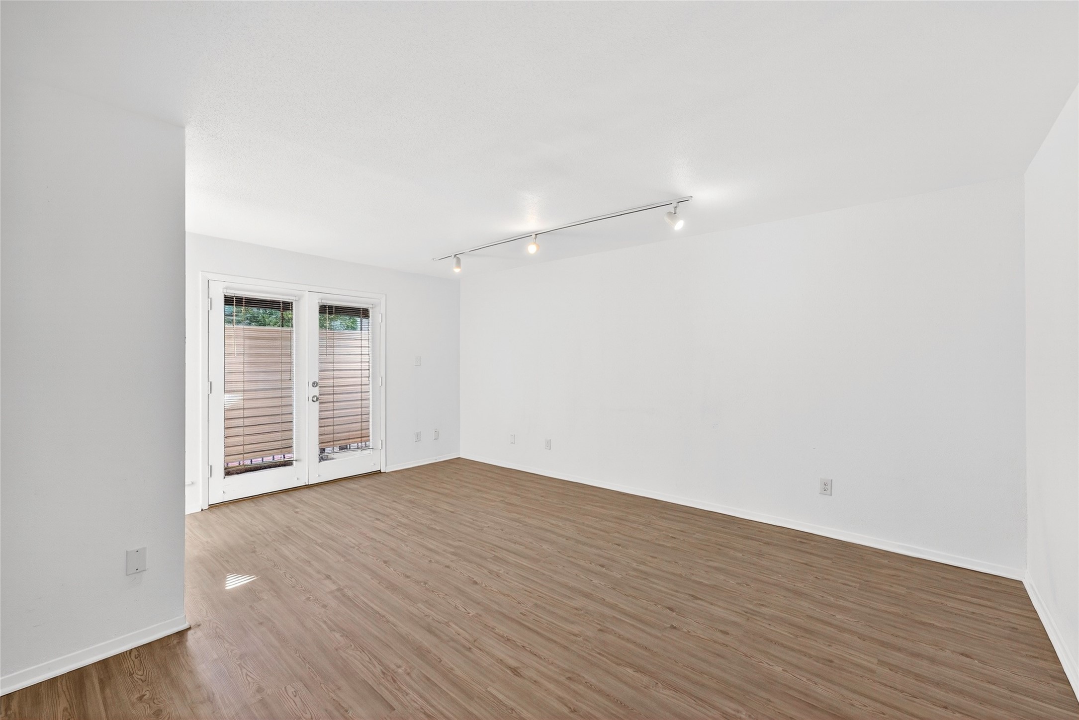 4338 Hartford Street Dallas TX 75219