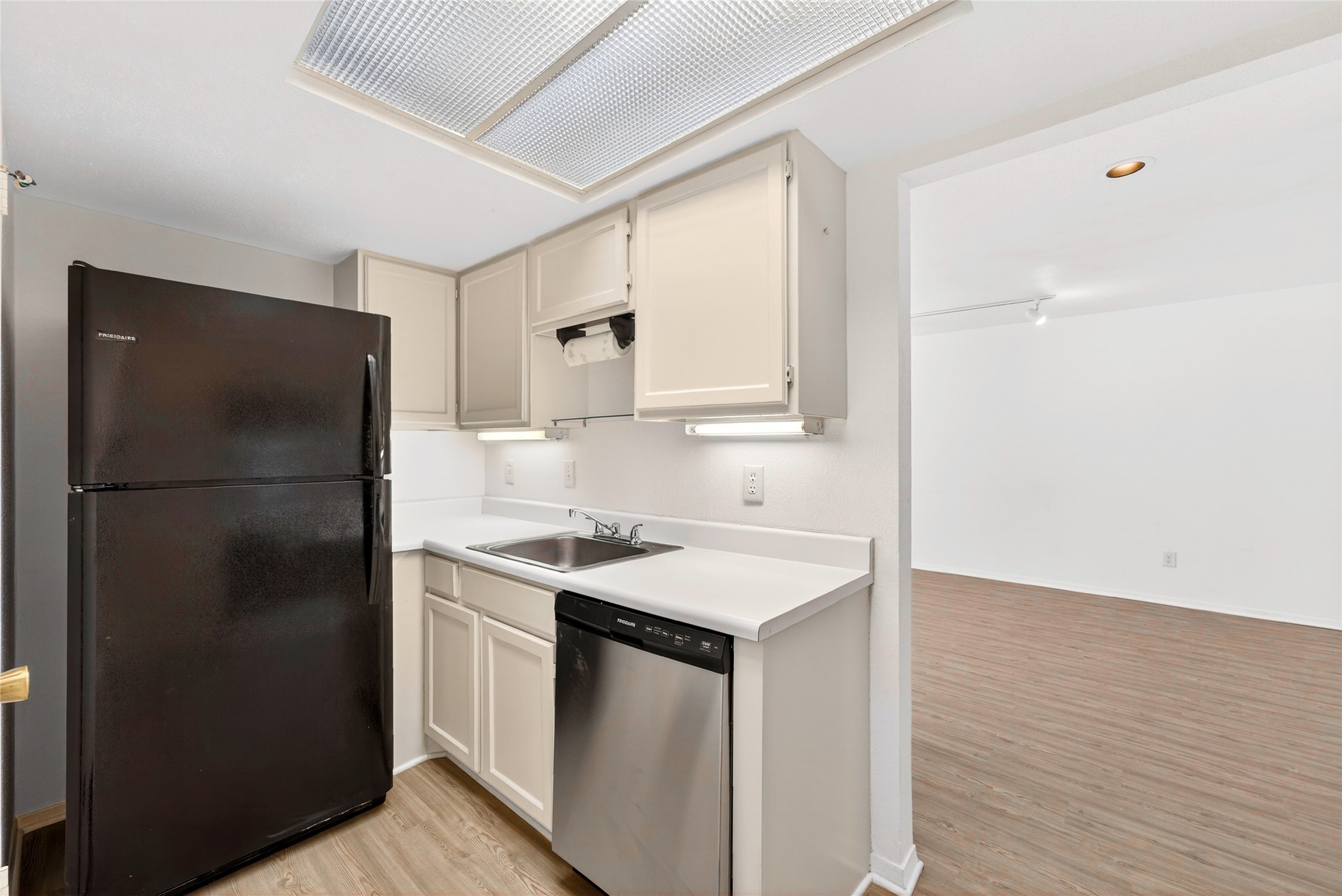 4338 Hartford Street Dallas TX 75219