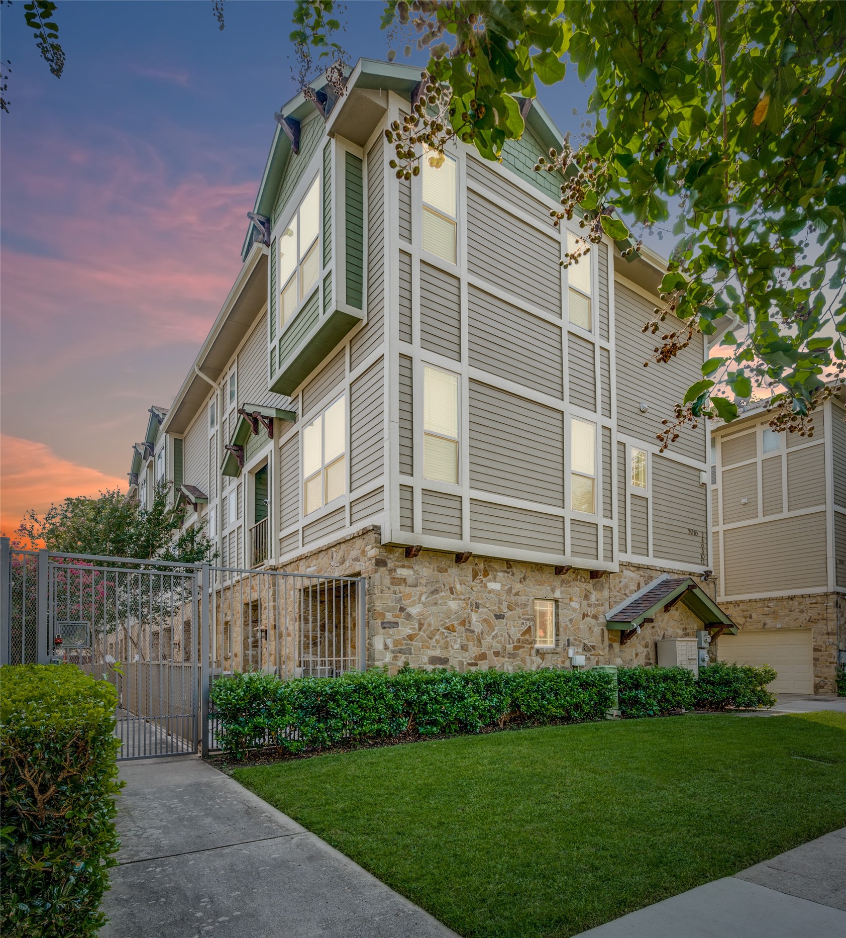 5916 Hudson Street Dallas TX 75206