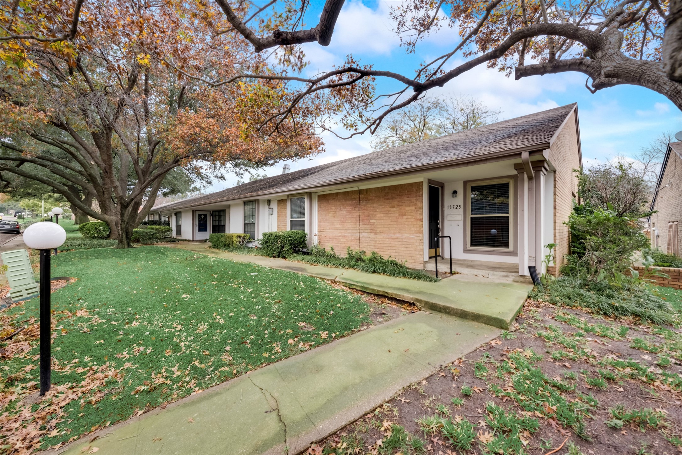 13725 Flagstone Lane Dallas TX 75240