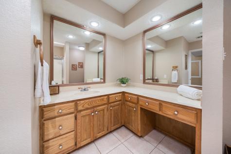 16 Village Green Court Denison TX 75020