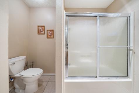 16 Village Green Court Denison TX 75020