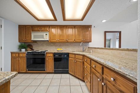 16 Village Green Court Denison TX 75020