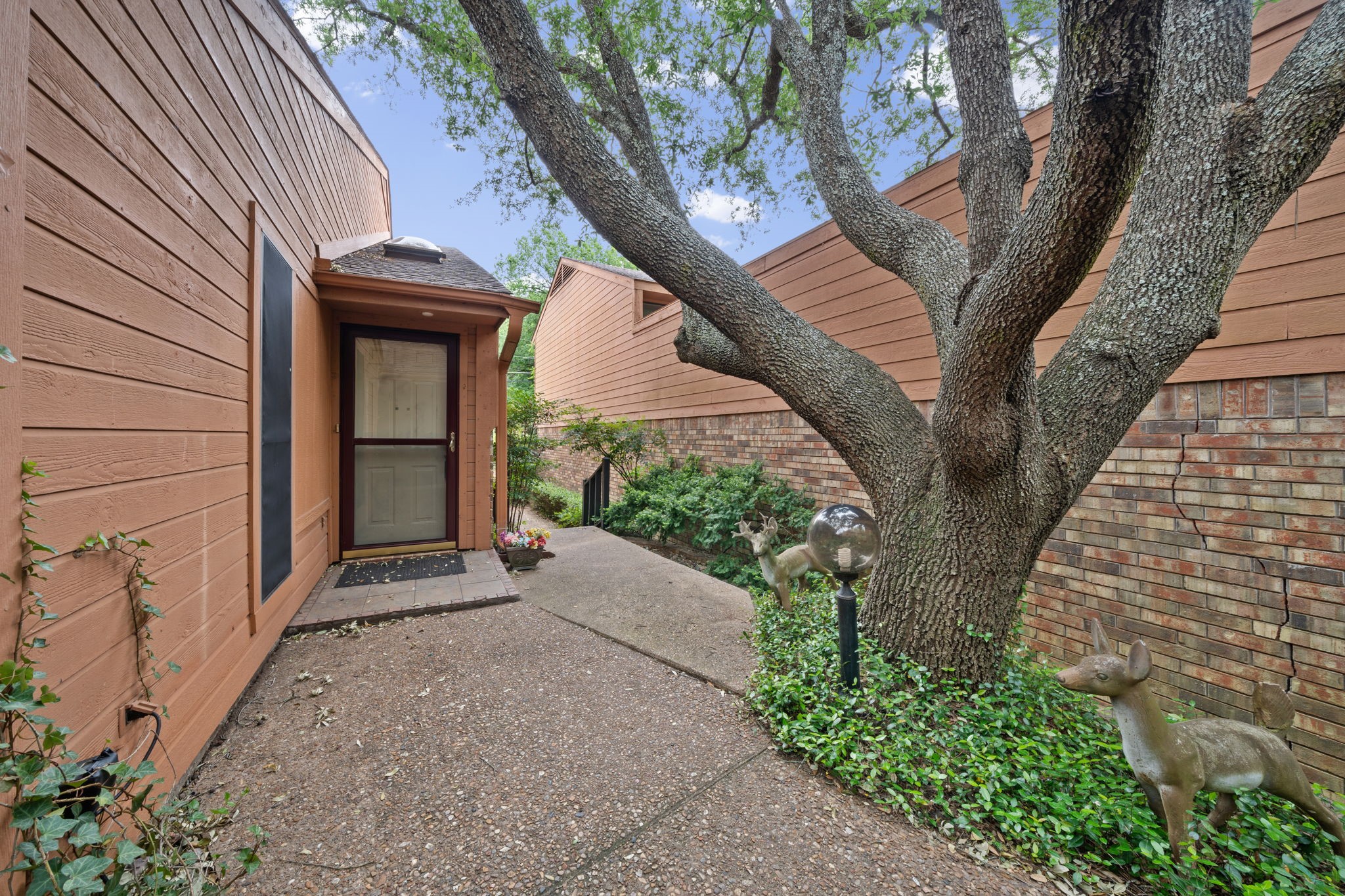 16 Village Green Court Denison TX 75020