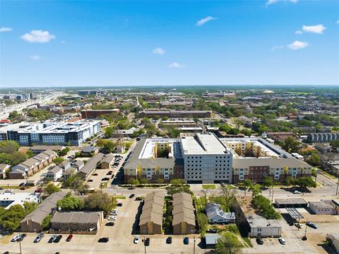 1371 S 11th Street Waco TX 76706