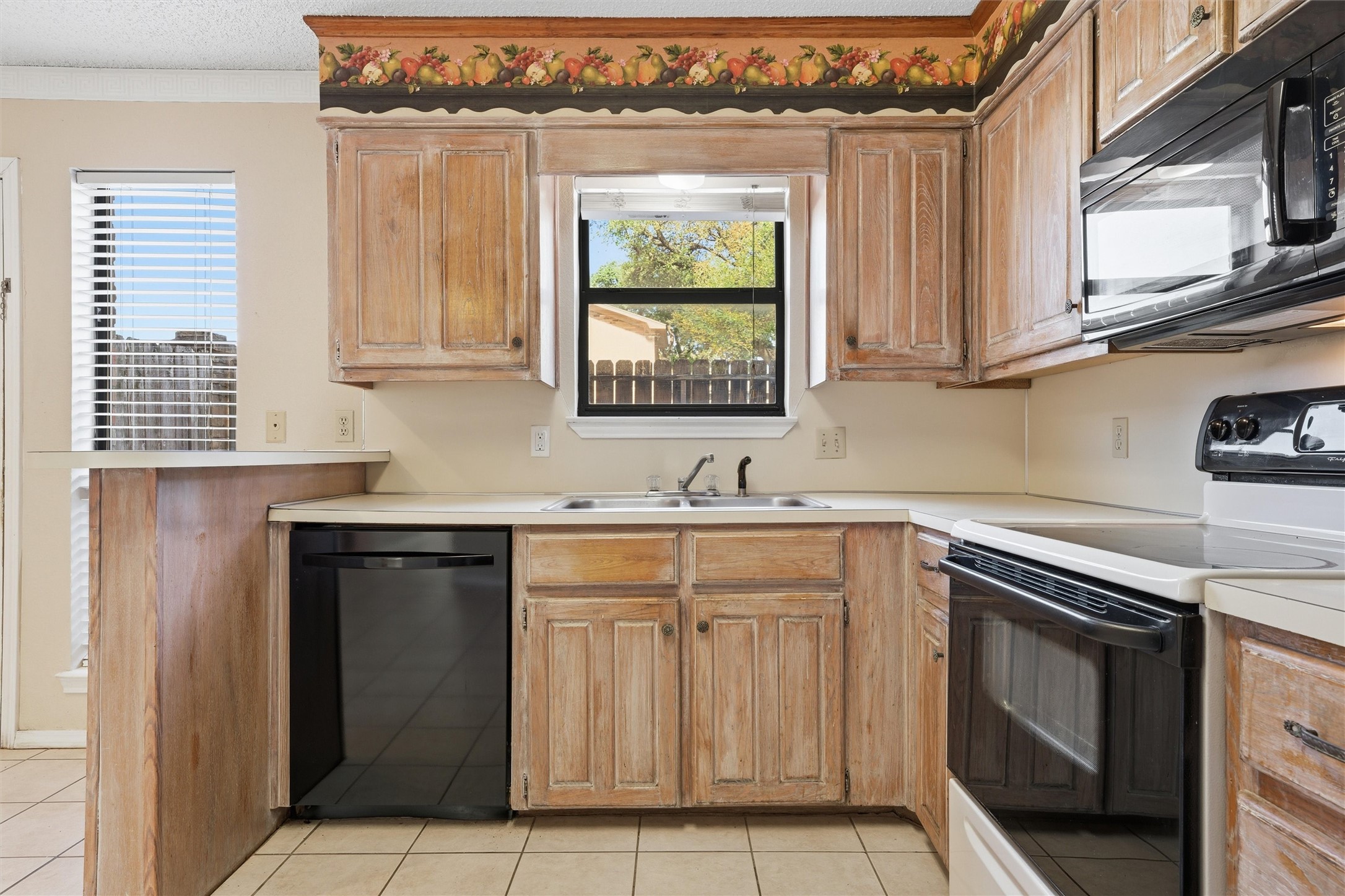 1371 S 11th Street Waco TX 76706