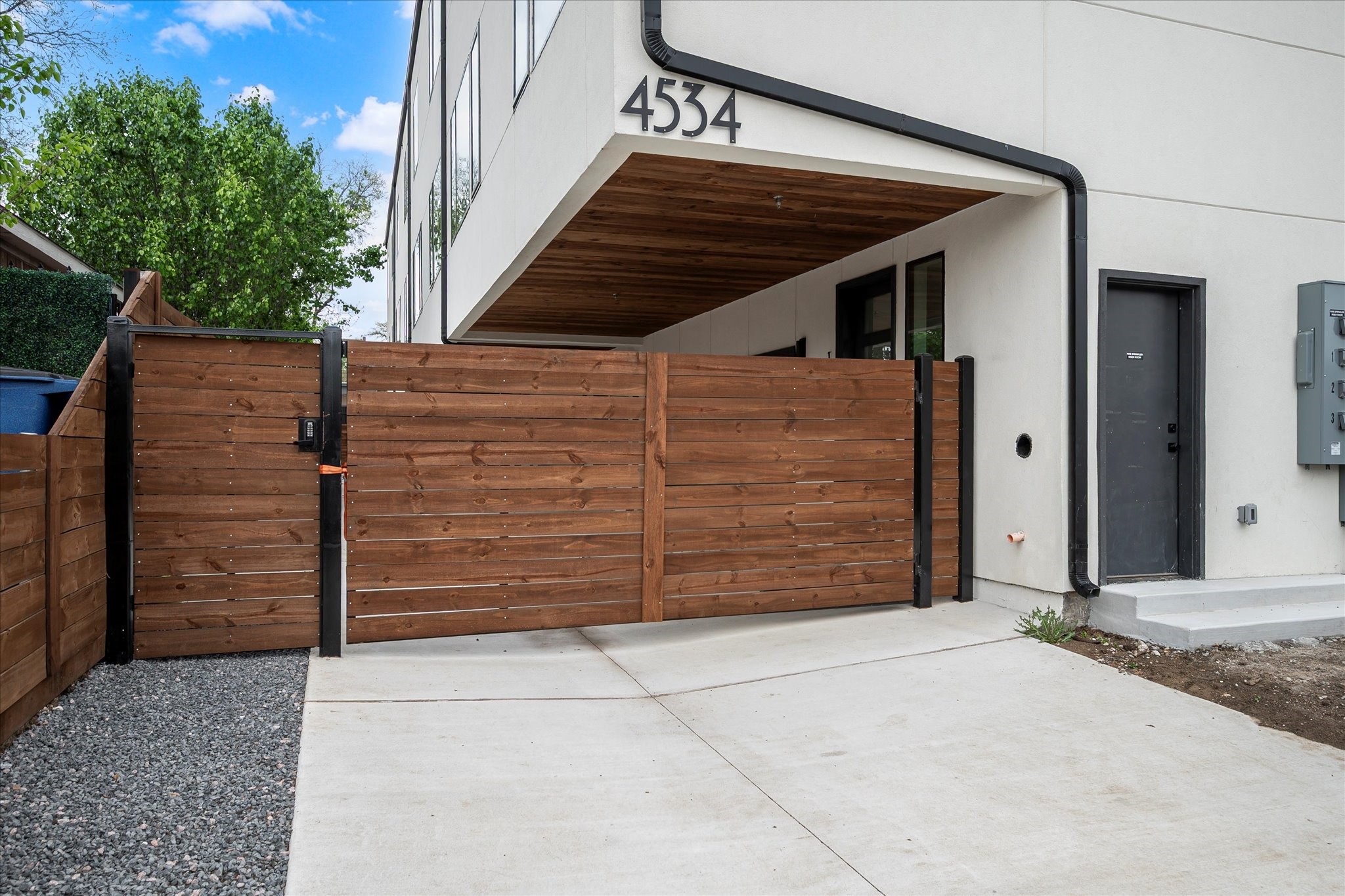 4534 Lake Avenue Dallas TX 75219