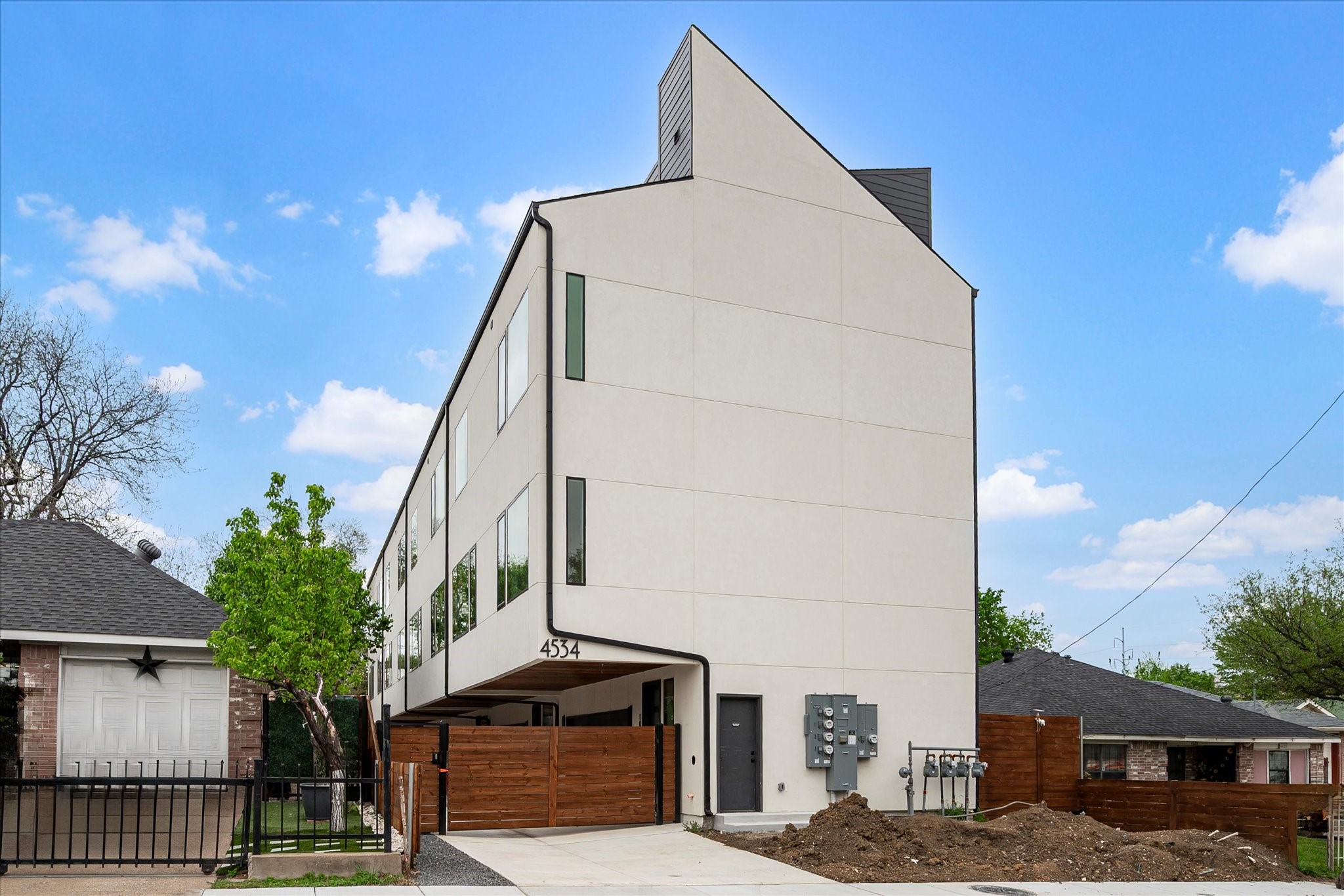 4534 Lake Avenue Dallas TX 75219