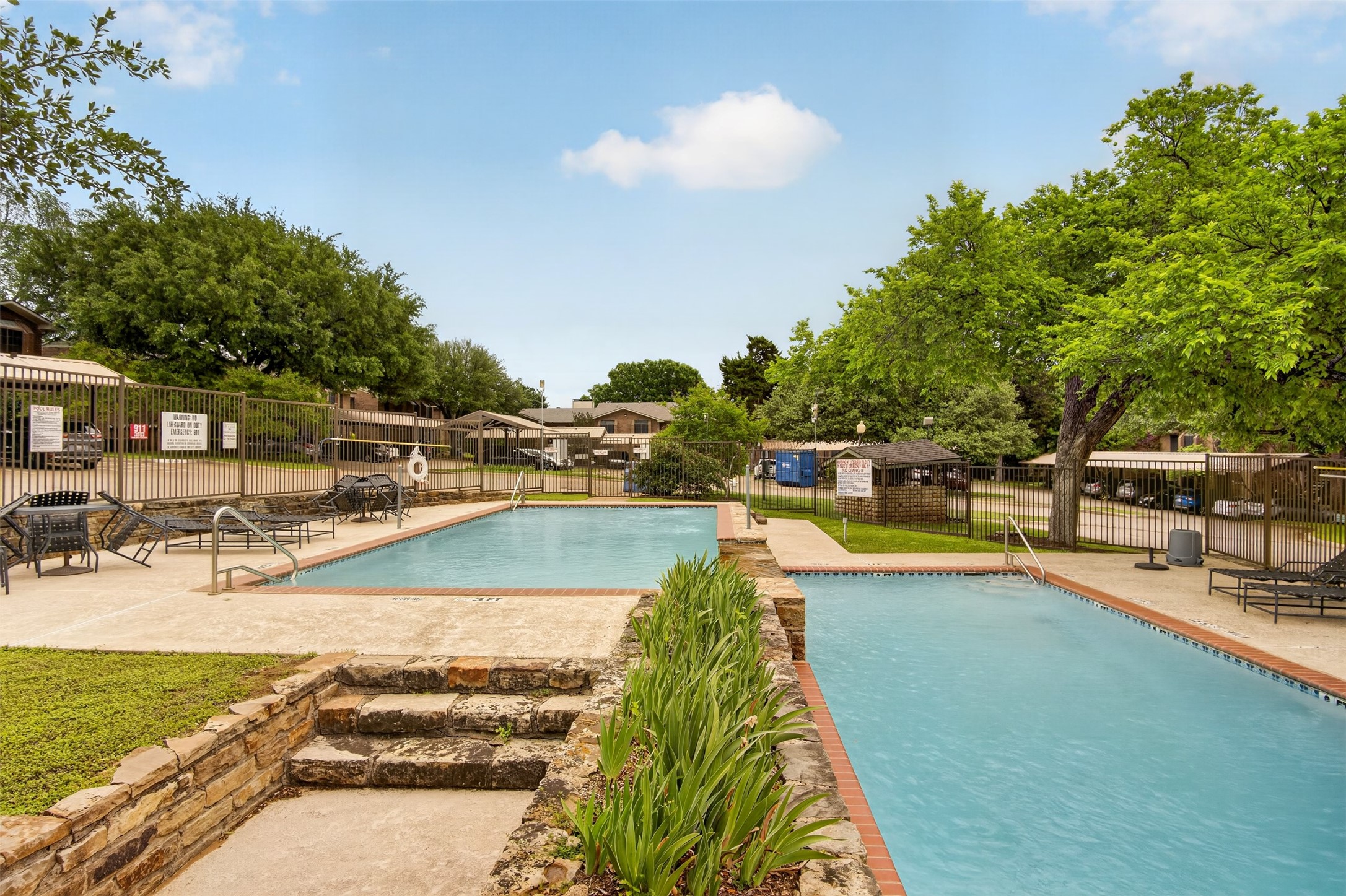 2505 Wedglea Drive Dallas TX 75211