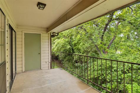2505 Wedglea Drive Dallas TX 75211