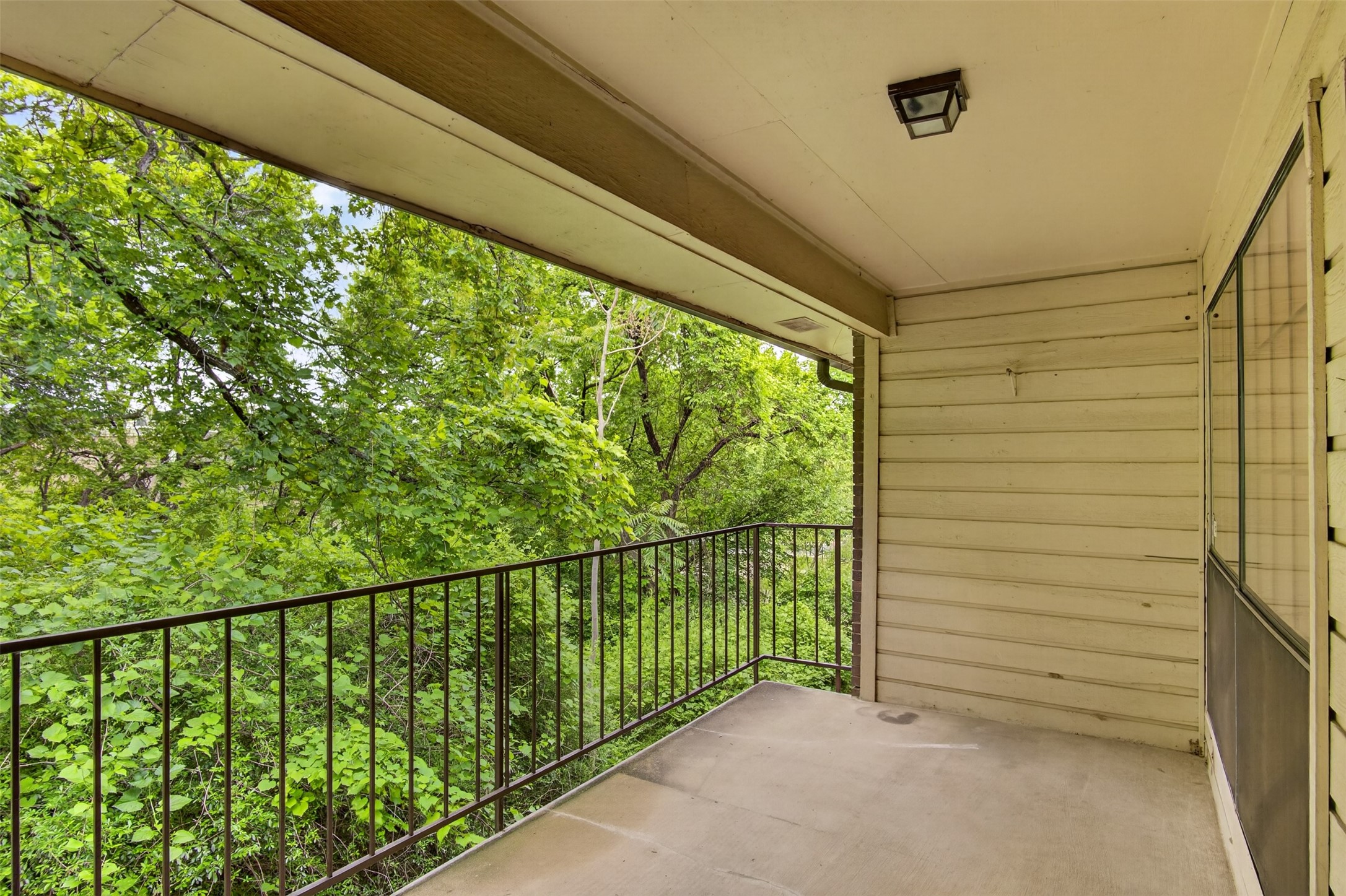 2505 Wedglea Drive Dallas TX 75211