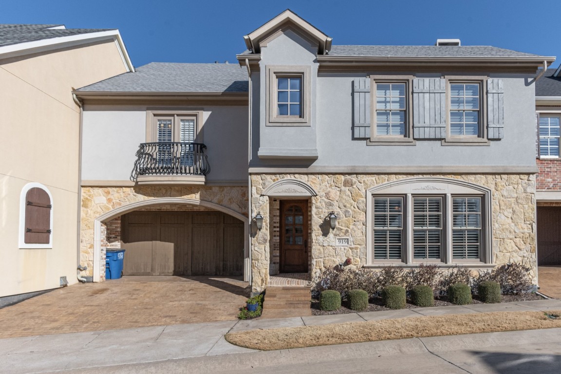 919 Grail Maiden Lane Lewisville TX 75056