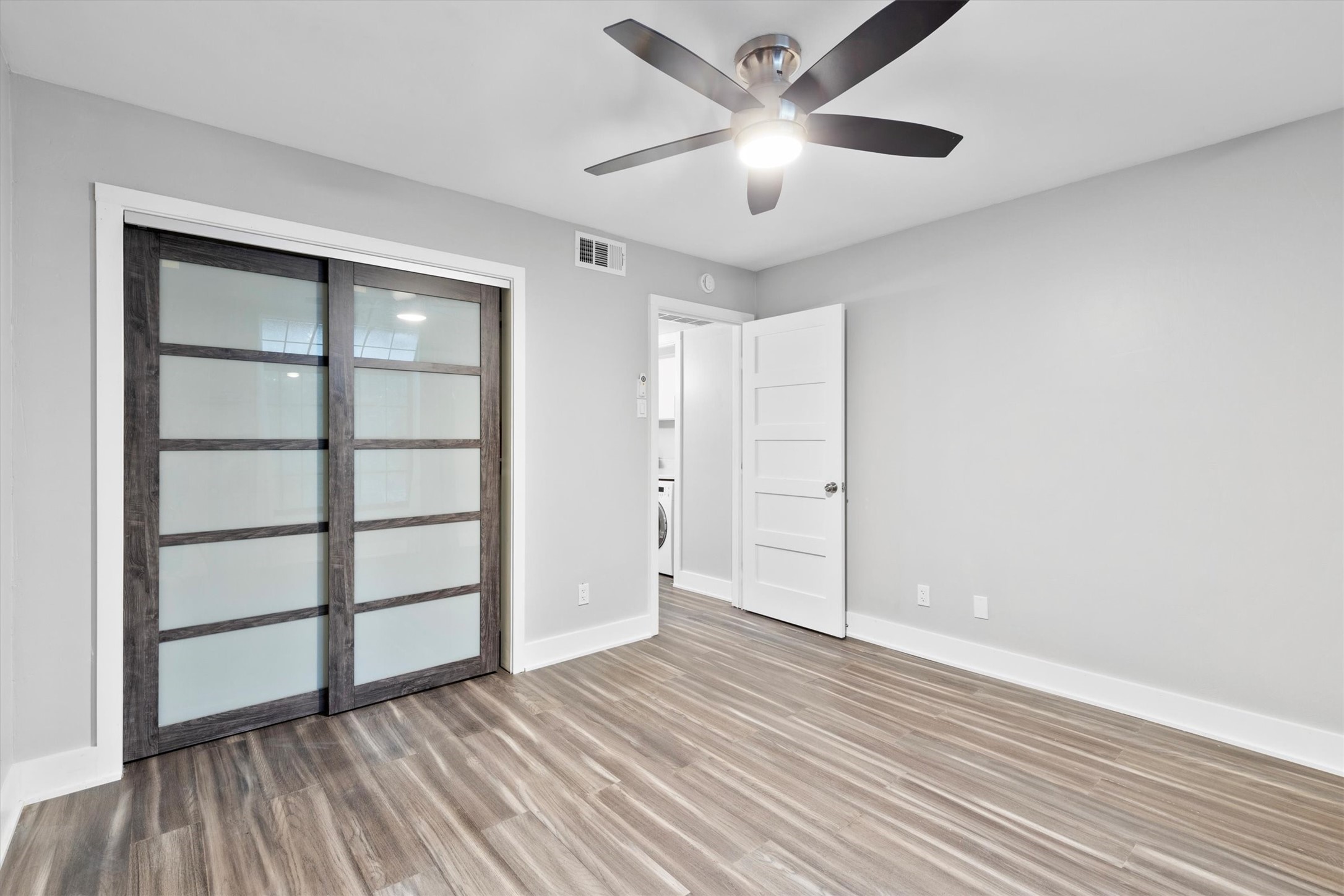 2505 Wedglea Drive Dallas TX 75211