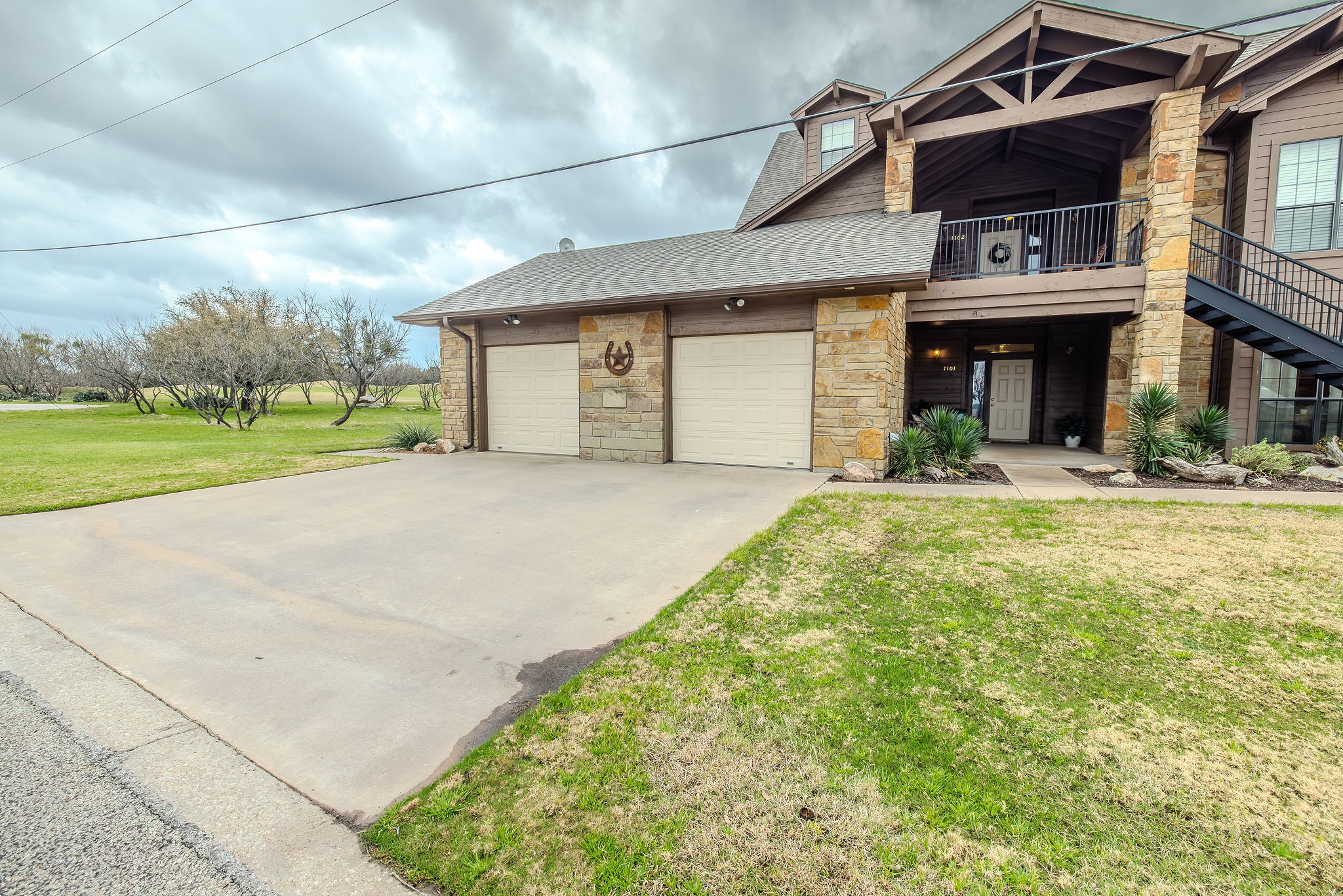 1101 Eagle Point Circle Graford TX 76449