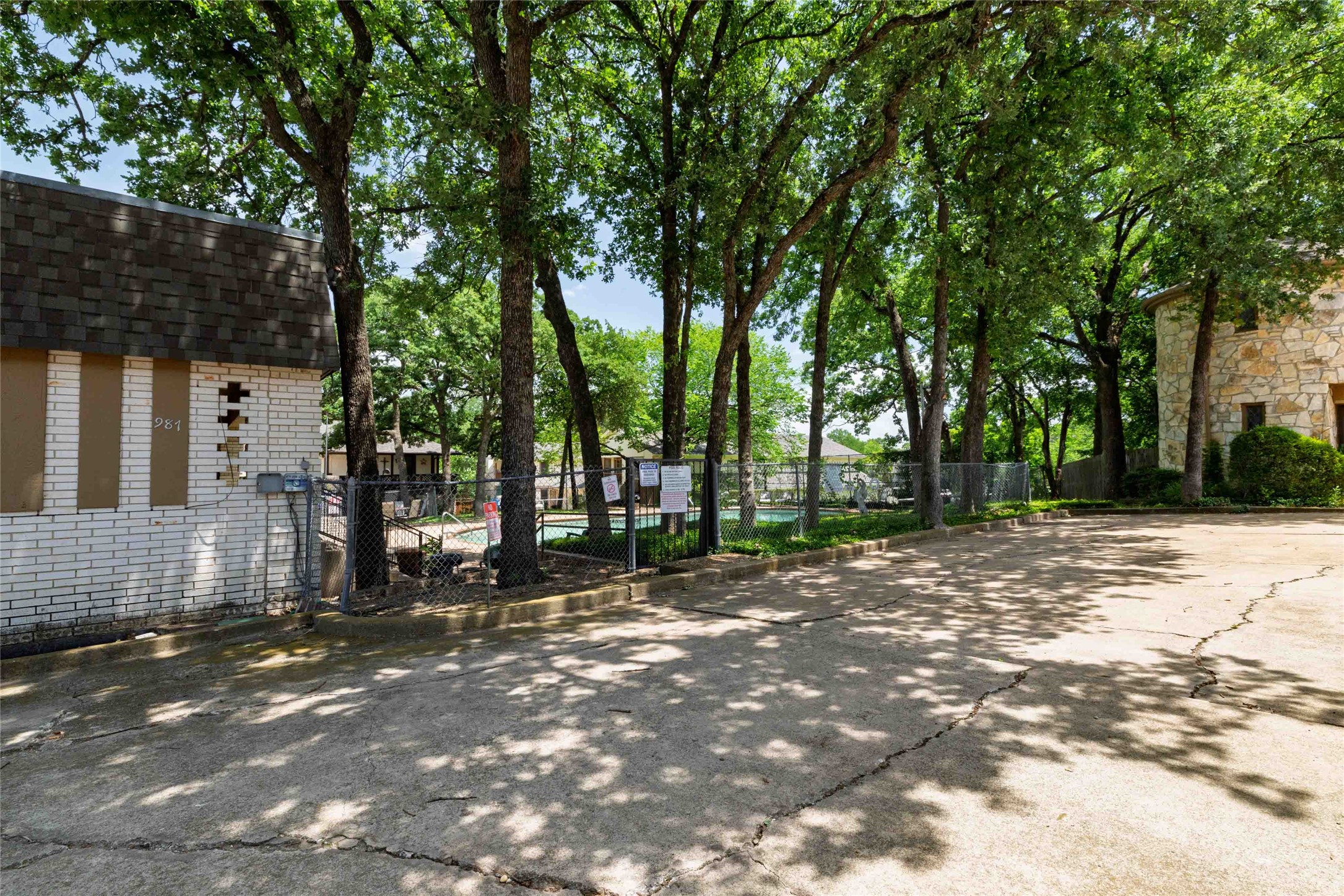 836 Chateau Valee Circle Bedford TX 76022