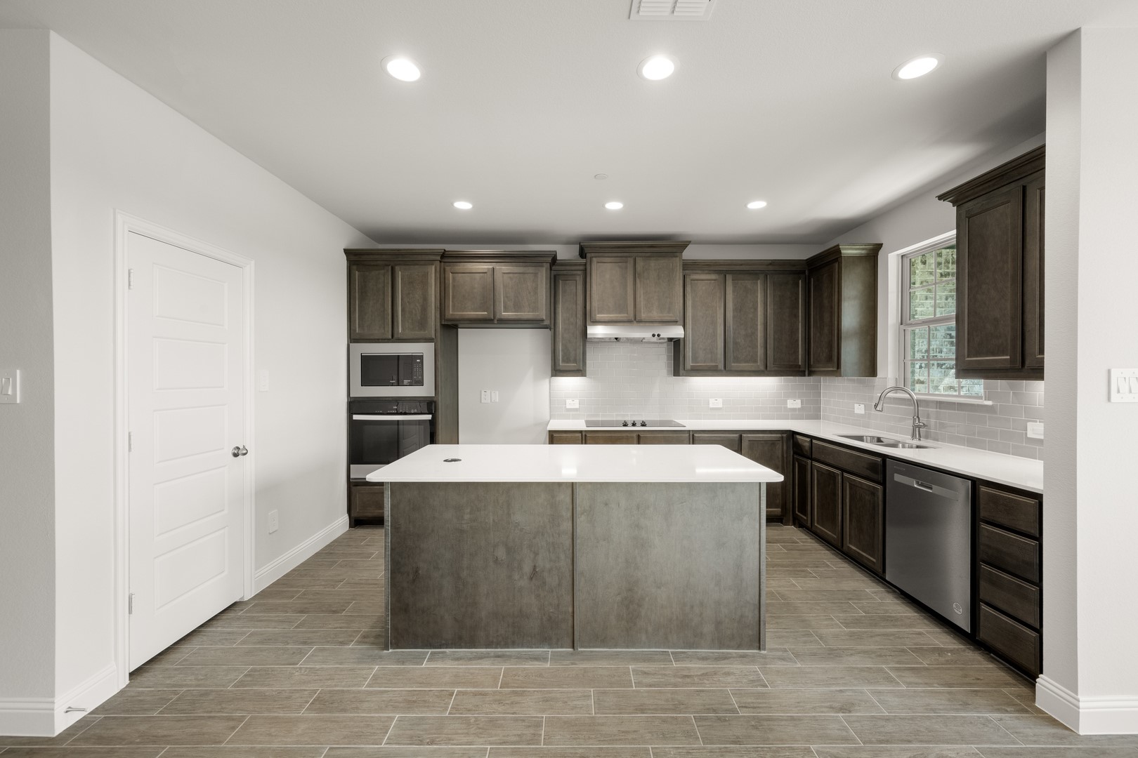 660 Sandiford Court Mansfield TX 76063