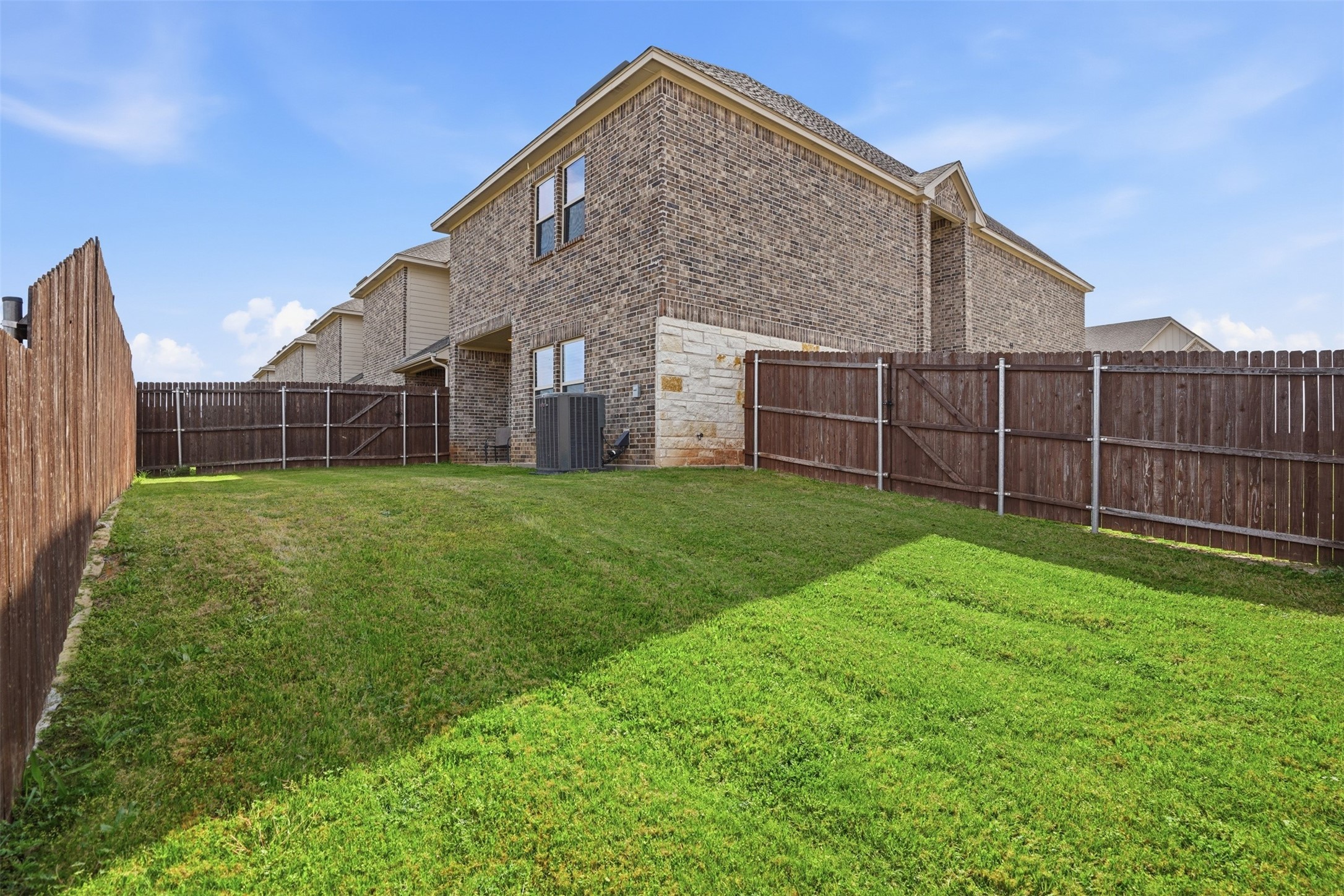 1100 Noble Flair Place Granbury TX 76049