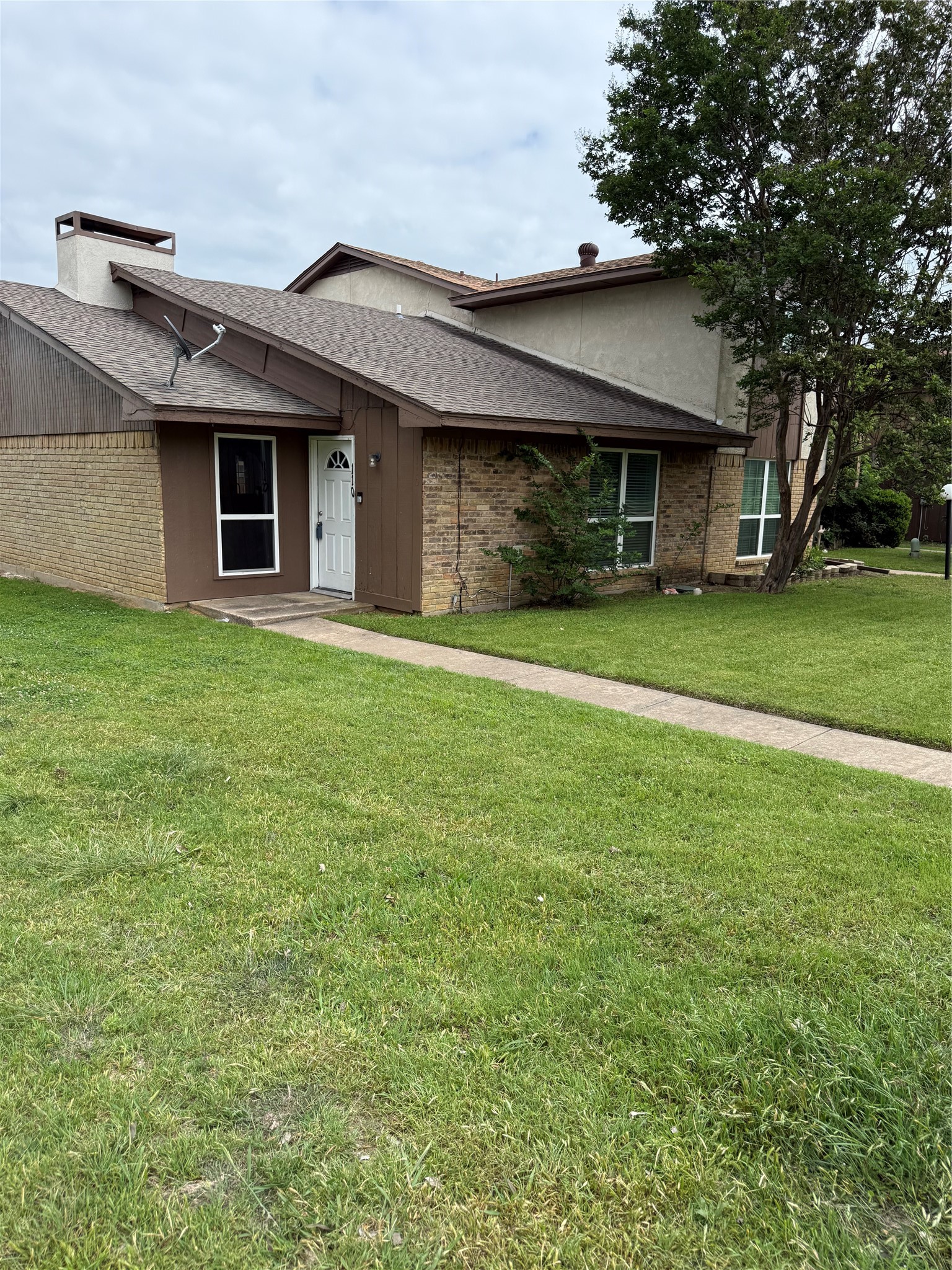 1402 S Carrier Parkway Grand Prairie TX 75051
