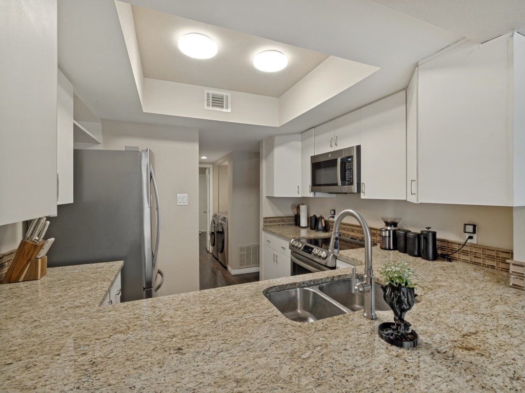 3139 Golden Oak Farmers Branch TX 75234