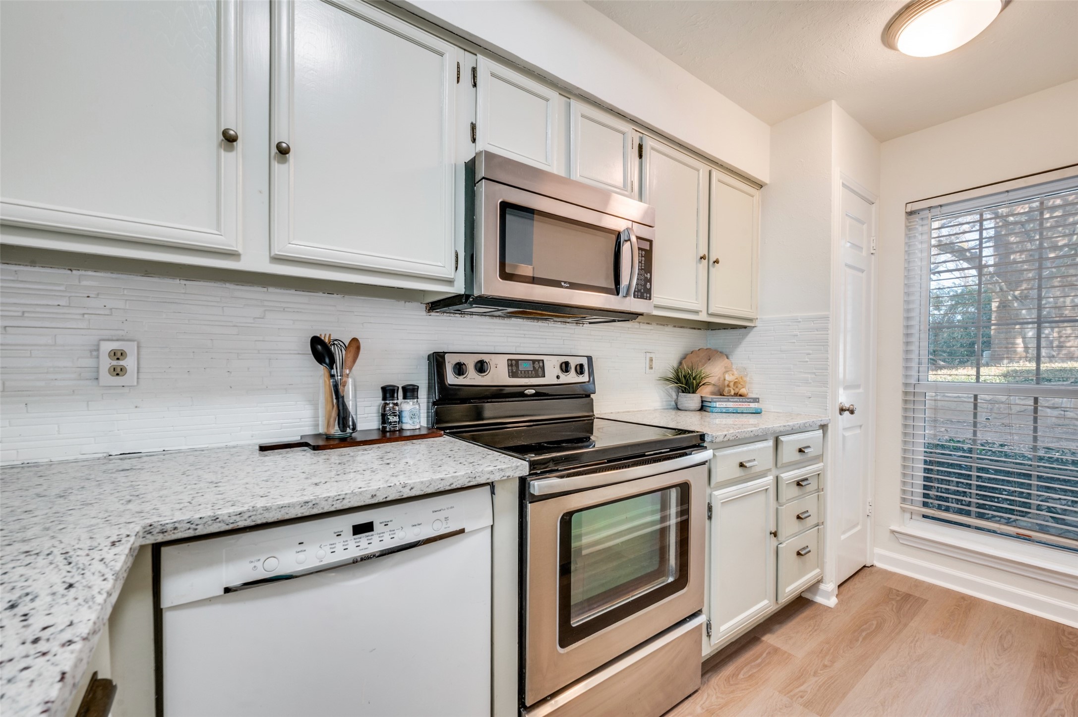 9910 Royal Lane Dallas TX 75231