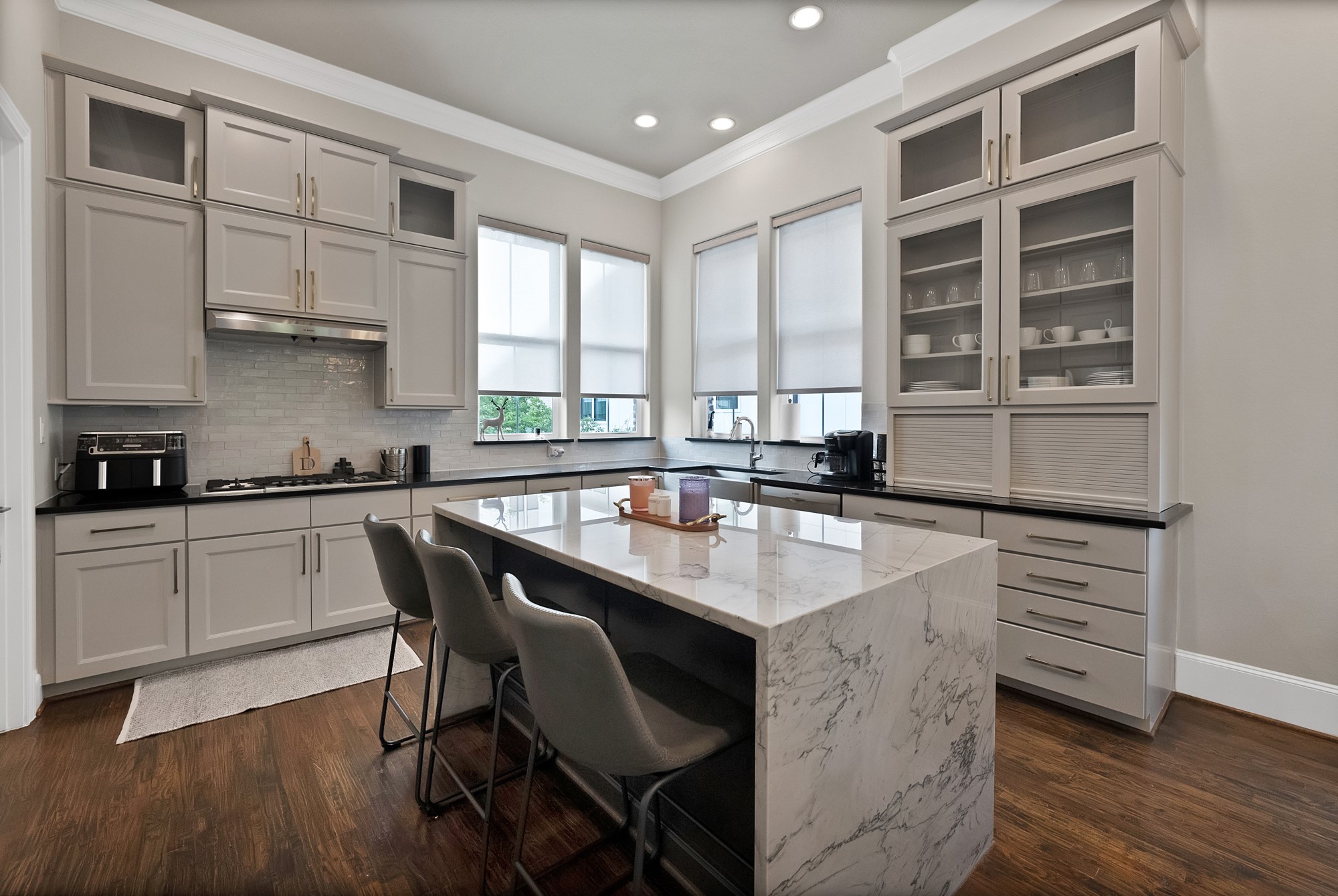 406 Mills Street Fort Worth TX 76102