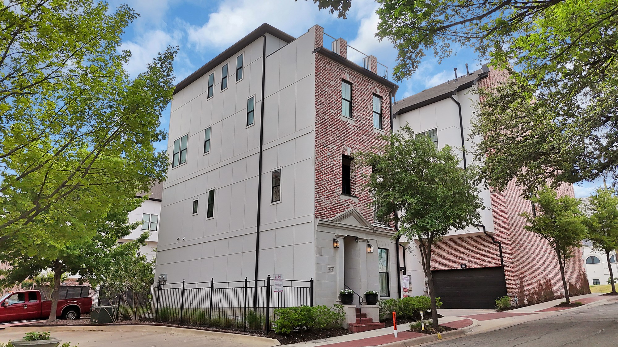 406 Mills Street Fort Worth TX 76102