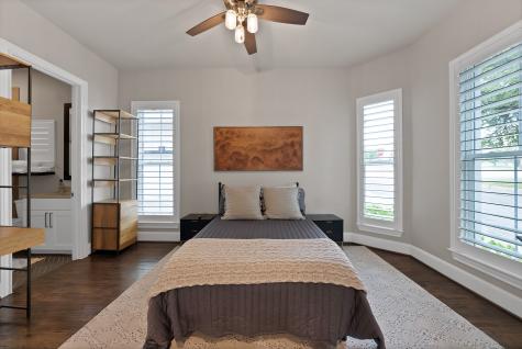 406 Mills Street Fort Worth TX 76102