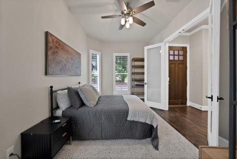 406 Mills Street Fort Worth TX 76102