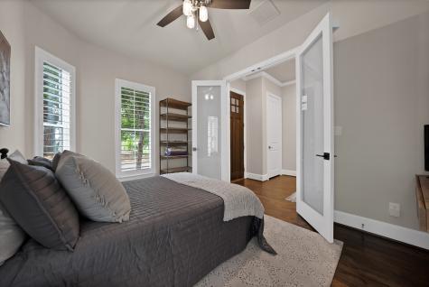 406 Mills Street Fort Worth TX 76102