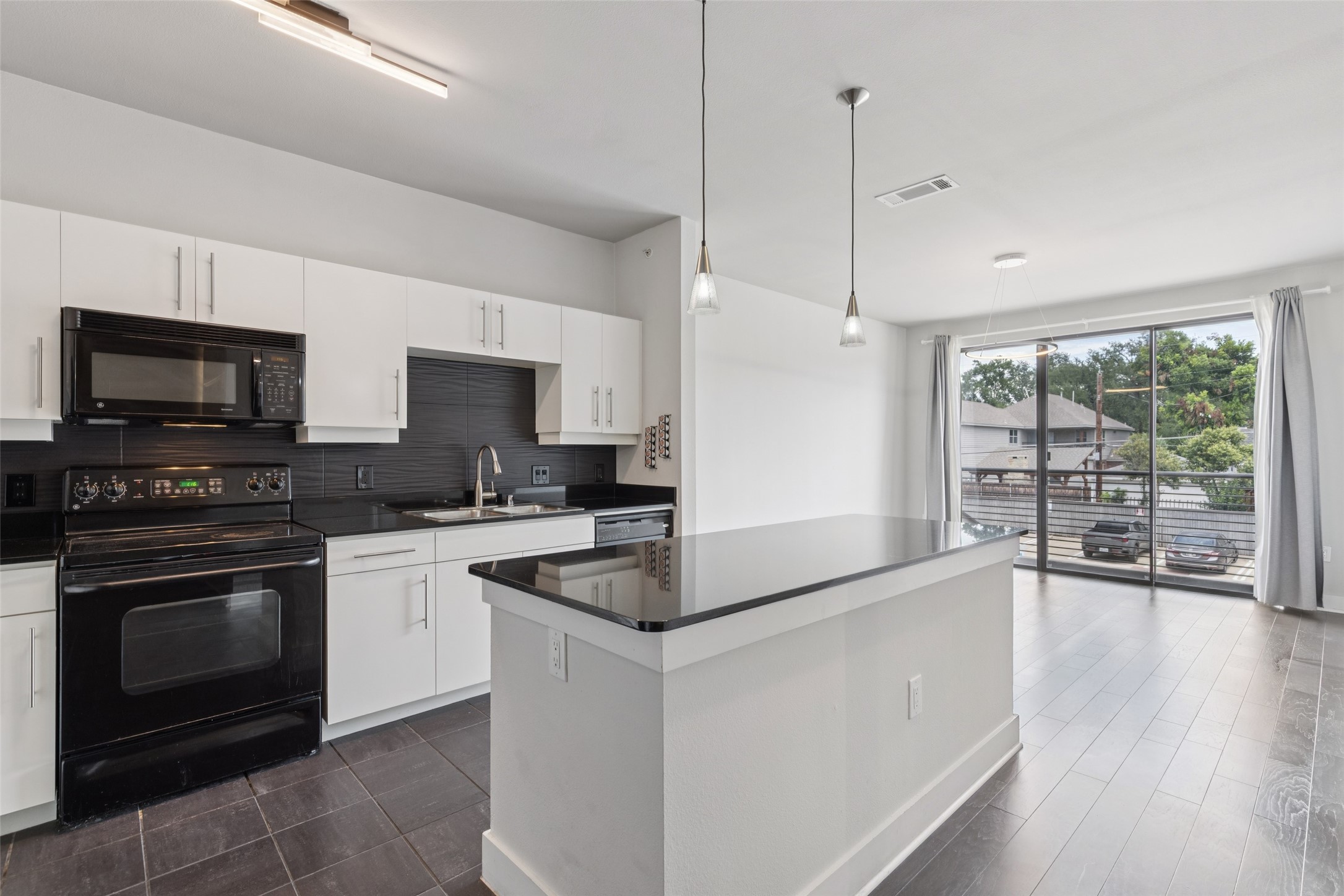 4414 Cedar Springs Road Dallas TX 75219