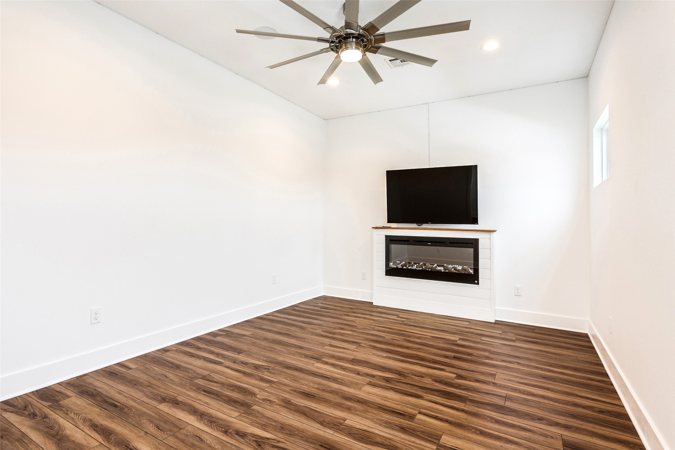 17309 N Highway 6 Valley Mills TX 76689