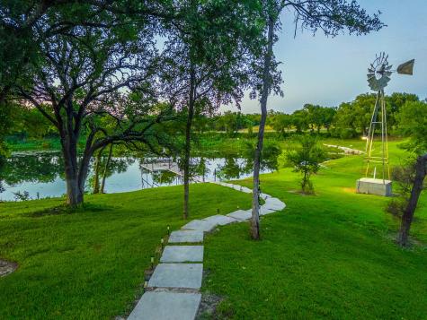 17309 N Highway 6 Valley Mills TX 76689