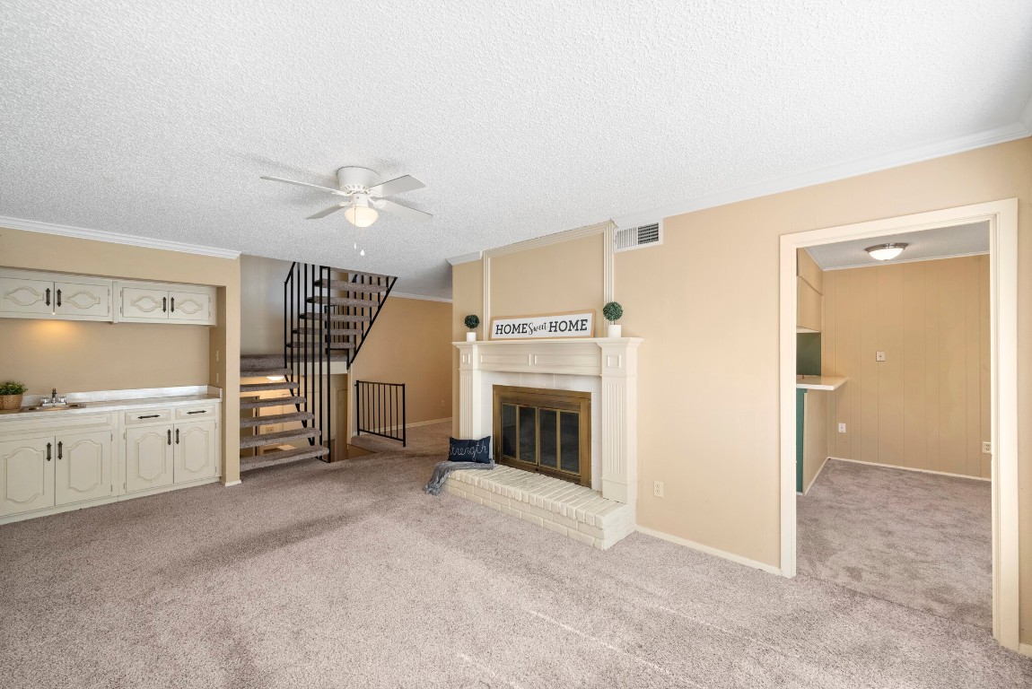 1457 Creekview Court Fort Worth TX 76112