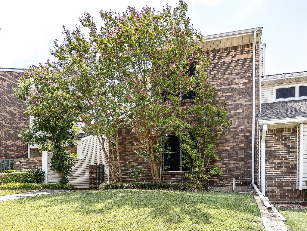 728 Creekwood Court Lewisville TX 75067
