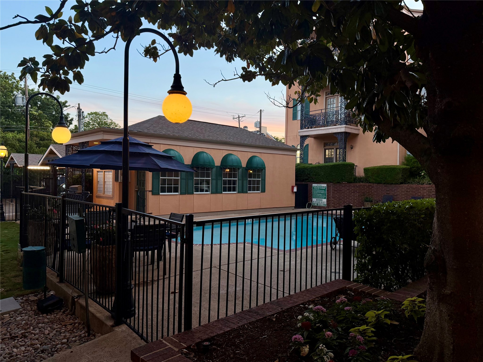 6318 Richmond Avenue Dallas TX 75214