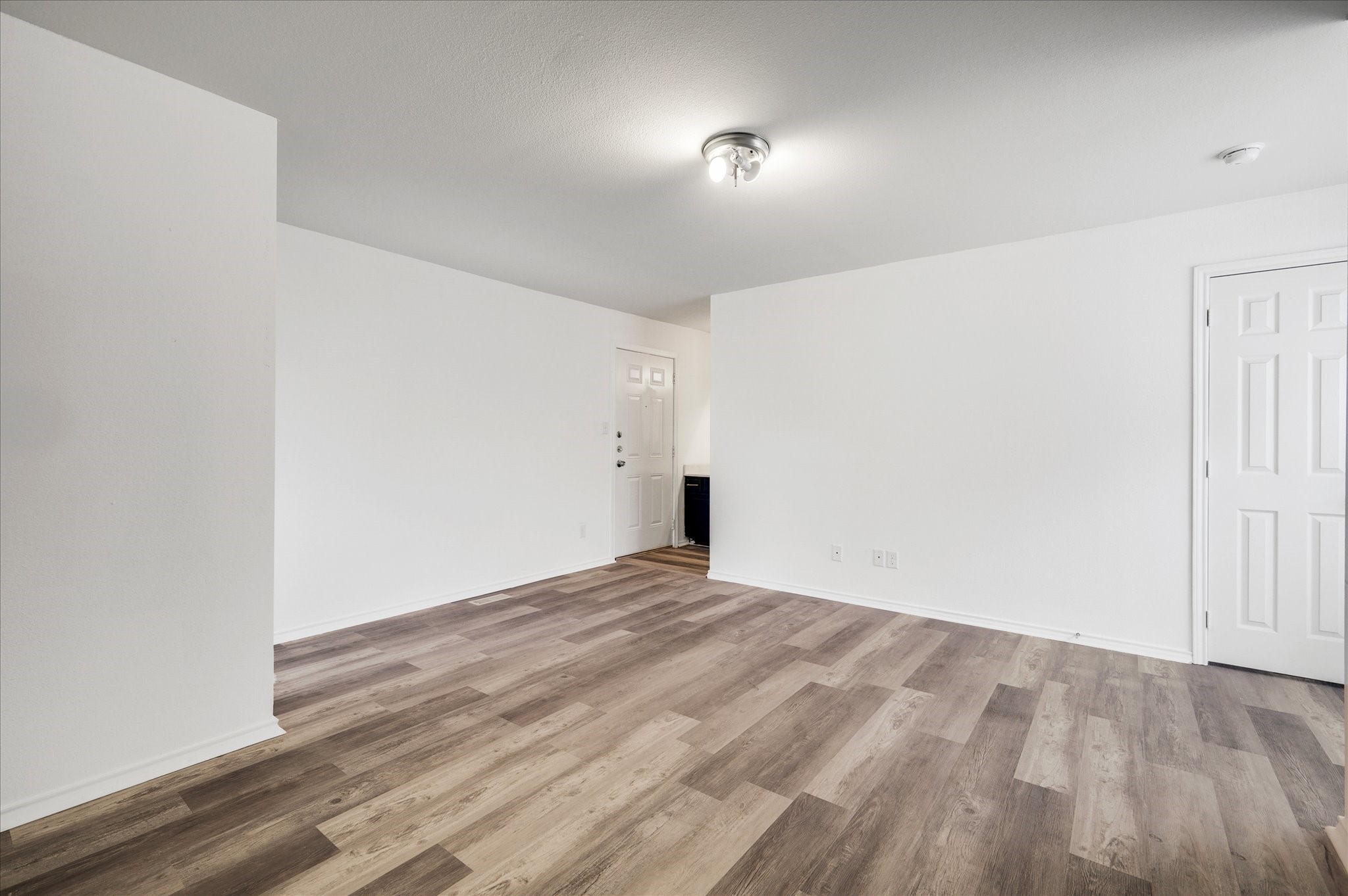 9831 Walnut Street Dallas TX 75243