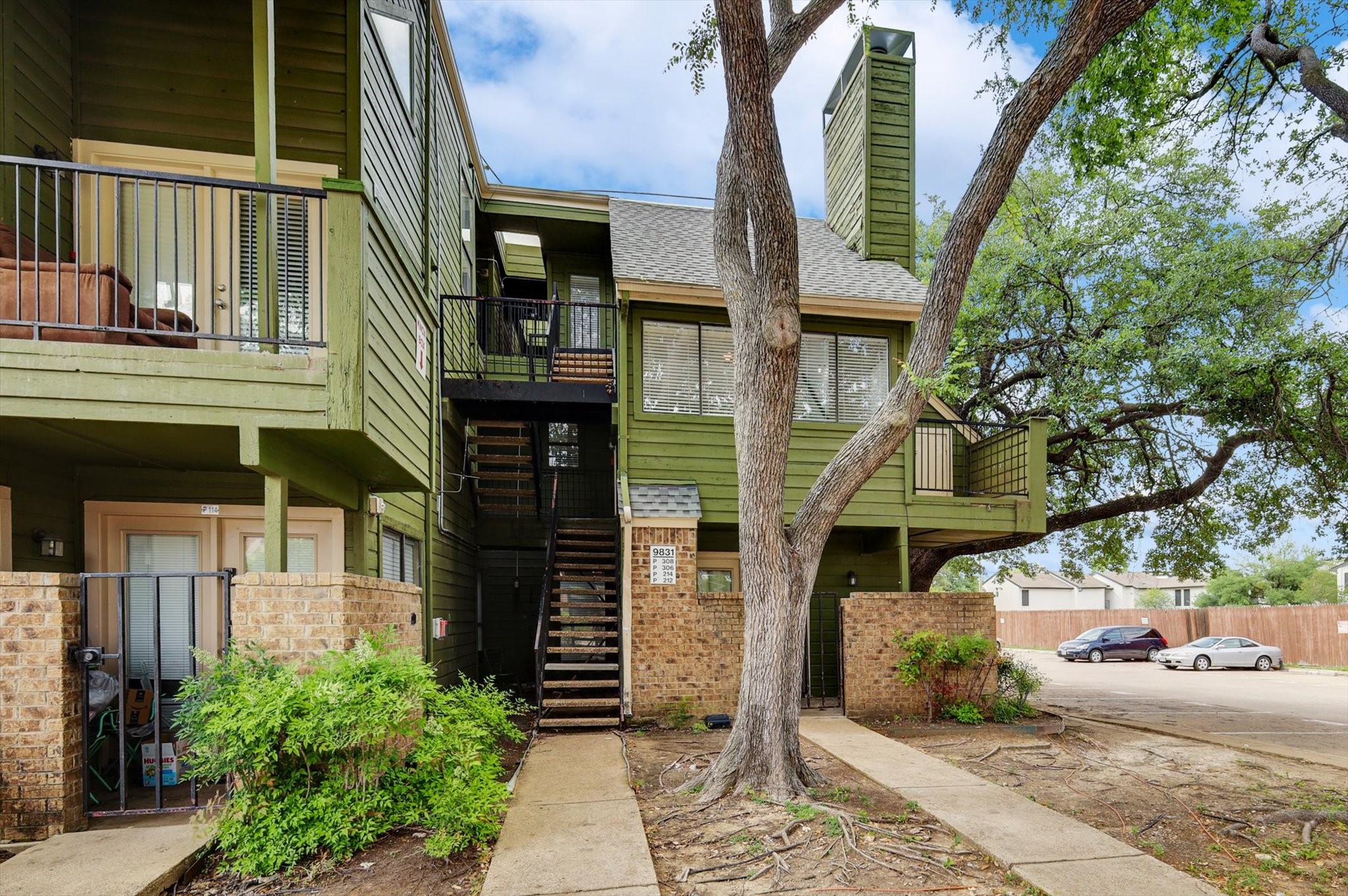 9831 Walnut Street Dallas TX 75243