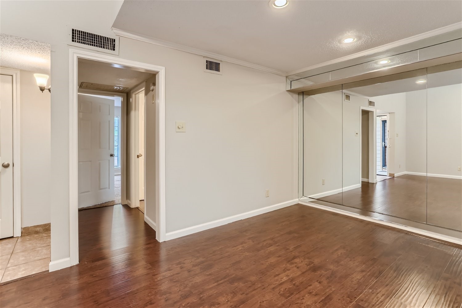 16301 Ledgemont Lane Addison TX 75001